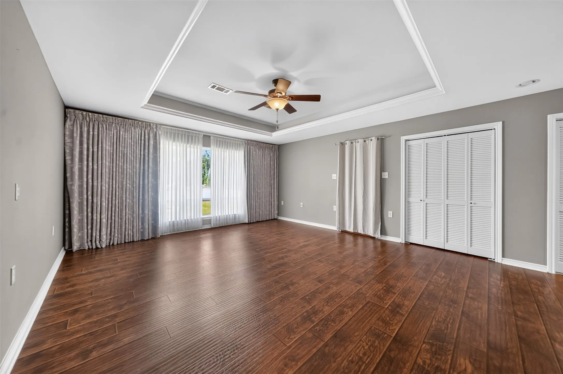 Single Family Residence For Sale in Van Zandt County , 1075 Callender Lake Drive, Murchison, Texas 75778, 3 Bedroom, 2 Bathroom, 2 Garage spaces, 1,931 Sqft, built in 2013, mls#21302870, Real Estate Agent in Murchison, Homes For Sale in Van Zandt county, Homes For Sale in Murchison, Realtor in Murchison Texas, Real Estate Brokerage Independent Realty Texas, Luminita Cordes Realtor