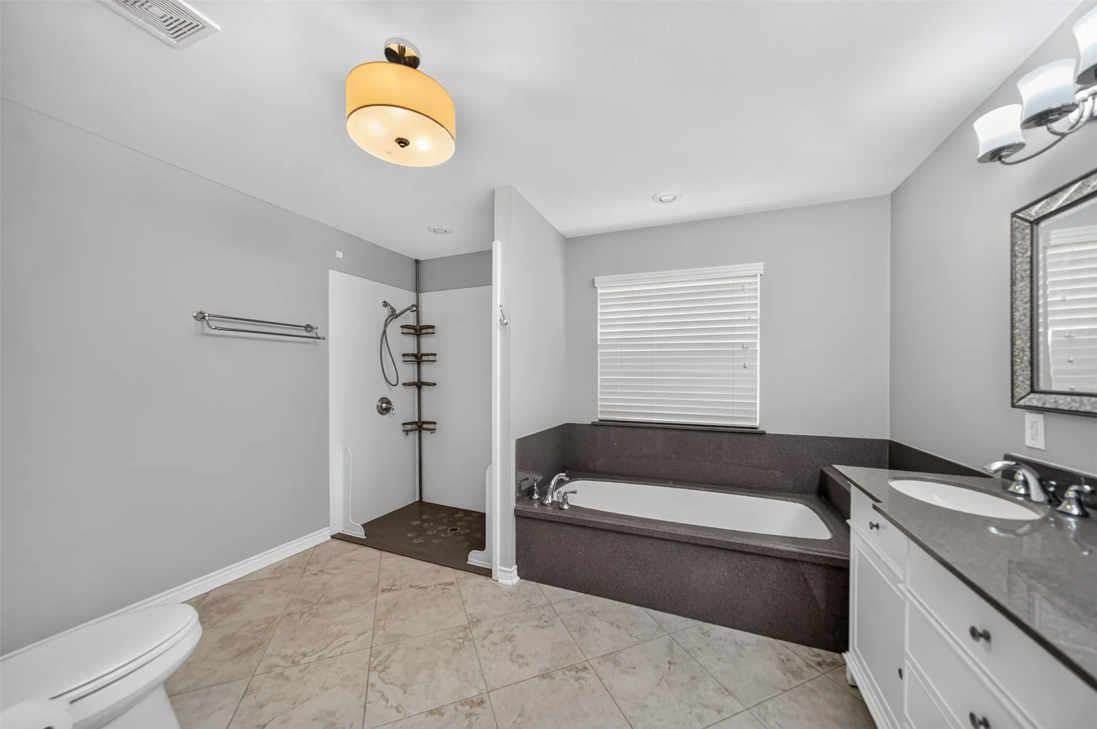 Single Family Residence For Sale in Van Zandt County , 1075 Callender Lake Drive, Murchison, Texas 75778, 3 Bedroom, 2 Bathroom, 2 Garage spaces, 1,931 Sqft, built in 2013, mls#21302870, Real Estate Agent in Murchison, Homes For Sale in Van Zandt county, Homes For Sale in Murchison, Realtor in Murchison Texas, Real Estate Brokerage Independent Realty Texas, Luminita Cordes Realtor