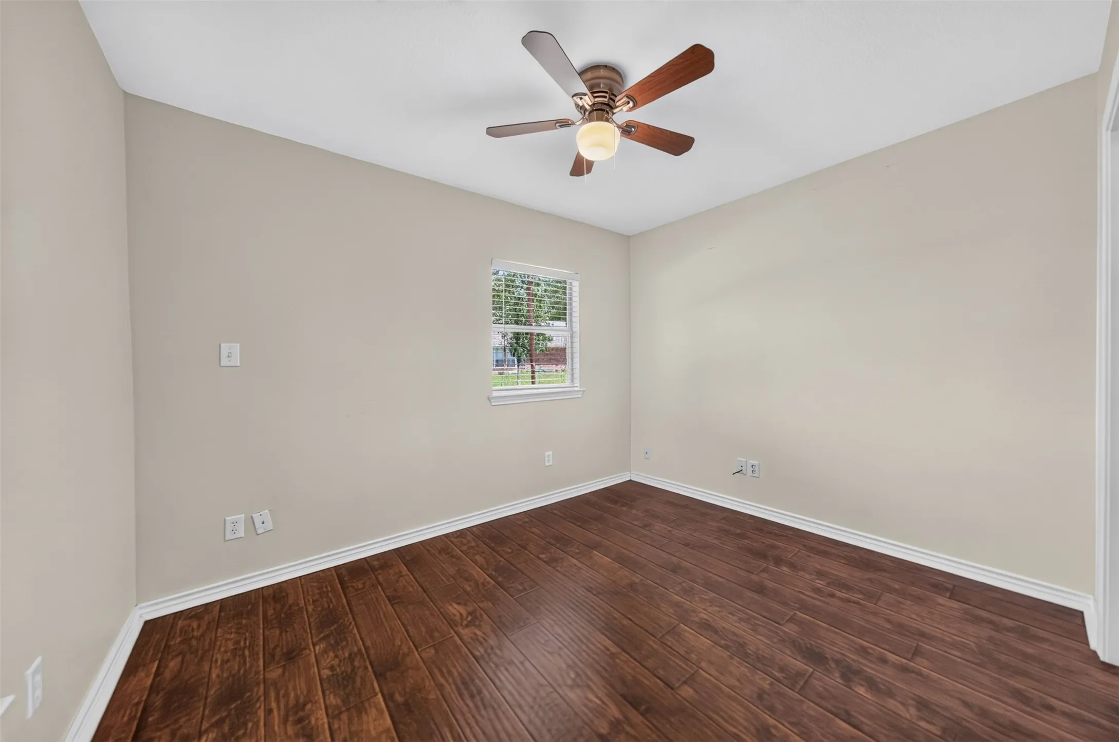Single Family Residence For Sale in Van Zandt County , 1075 Callender Lake Drive, Murchison, Texas 75778, 3 Bedroom, 2 Bathroom, 2 Garage spaces, 1,931 Sqft, built in 2013, mls#21302870, Real Estate Agent in Murchison, Homes For Sale in Van Zandt county, Homes For Sale in Murchison, Realtor in Murchison Texas, Real Estate Brokerage Independent Realty Texas, Luminita Cordes Realtor