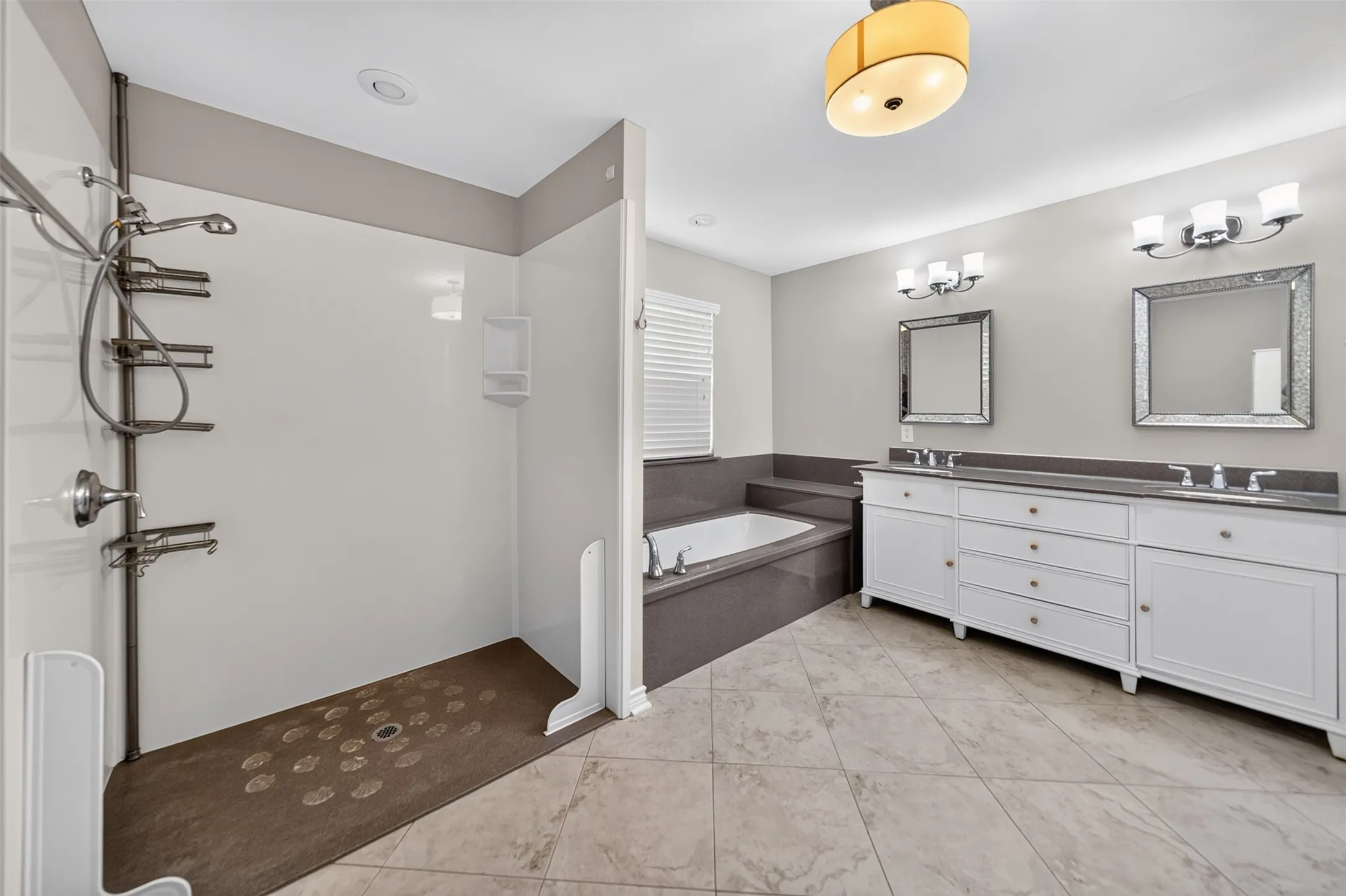 Single Family Residence For Sale in Van Zandt County , 1075 Callender Lake Drive, Murchison, Texas 75778, 3 Bedroom, 2 Bathroom, 2 Garage spaces, 1,931 Sqft, built in 2013, mls#21302870, Real Estate Agent in Murchison, Homes For Sale in Van Zandt county, Homes For Sale in Murchison, Realtor in Murchison Texas, Real Estate Brokerage Independent Realty Texas, Luminita Cordes Realtor