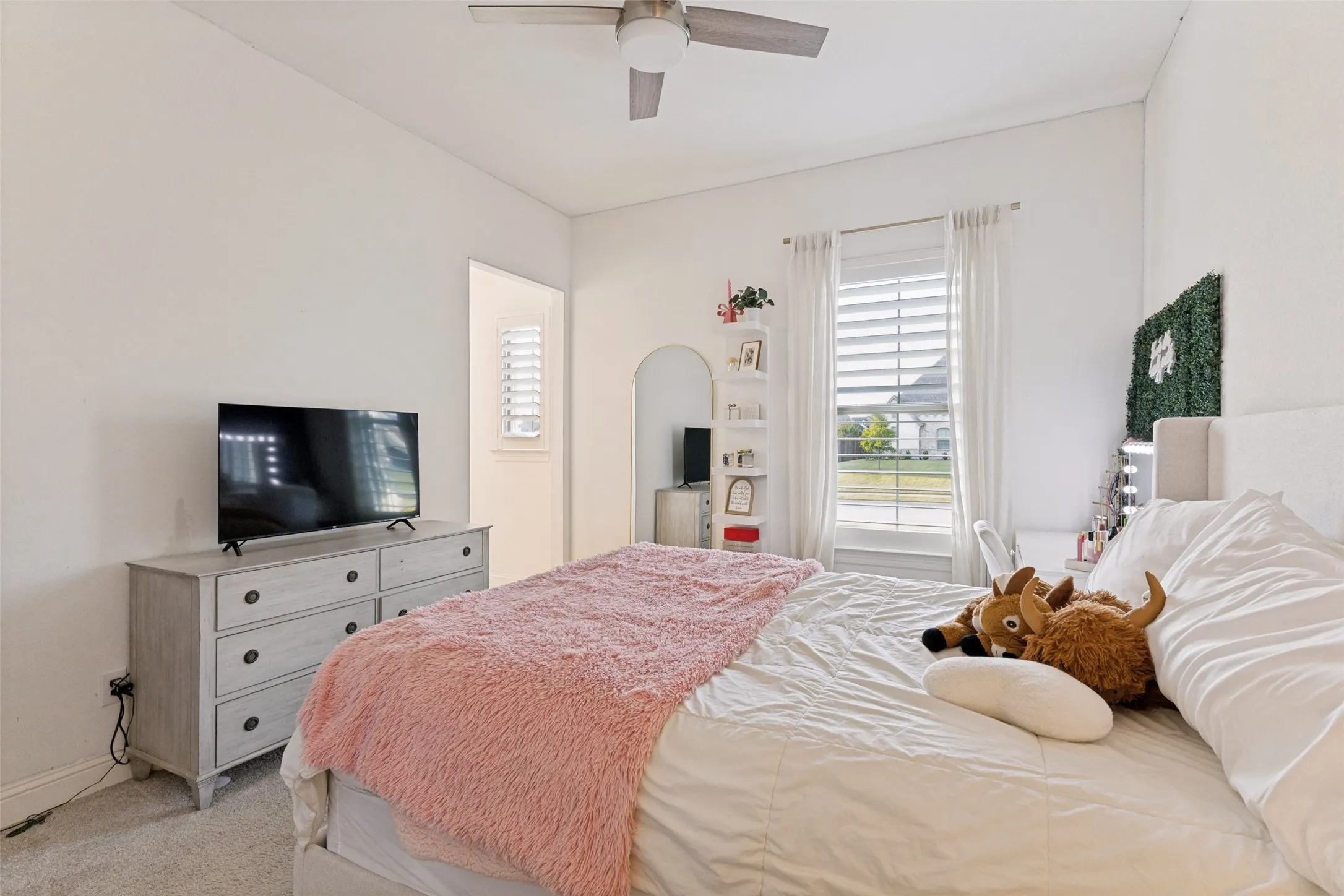 Single Family Residence For Sale in Tarrant County , 245 Wimberley Drive, Haslet, Texas 76052, 4 Bedroom, 4 Bathroom, 3 Garage spaces, 3,323 Sqft, built in 2021, Price $929,000, mls#21305466, Real Estate Agent in Haslet, Homes For Sale in Tarrant county, Homes For Sale in Haslet, Realtor in Haslet Texas, Real Estate Brokerage Independent Realty Texas, Luminita Cordes Realtor