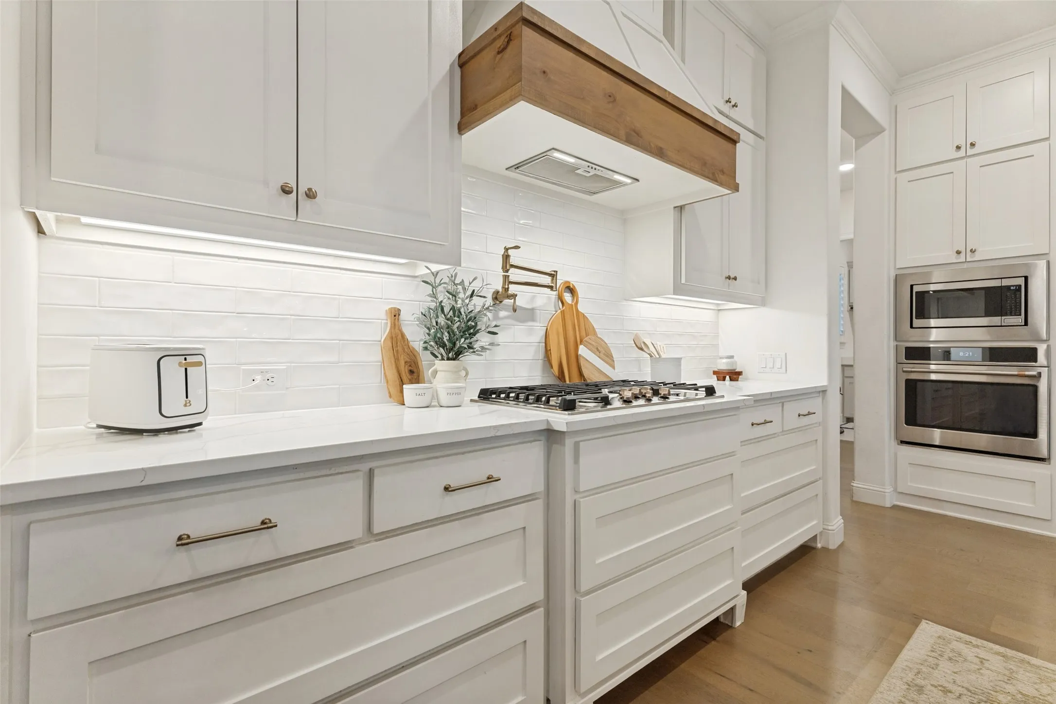 Single Family Residence For Sale in Tarrant County , 245 Wimberley Drive, Haslet, Texas 76052, 4 Bedroom, 4 Bathroom, 3 Garage spaces, 3,323 Sqft, built in 2021, Price $929,000, mls#21305466, Real Estate Agent in Haslet, Homes For Sale in Tarrant county, Homes For Sale in Haslet, Realtor in Haslet Texas, Real Estate Brokerage Independent Realty Texas, Luminita Cordes Realtor
