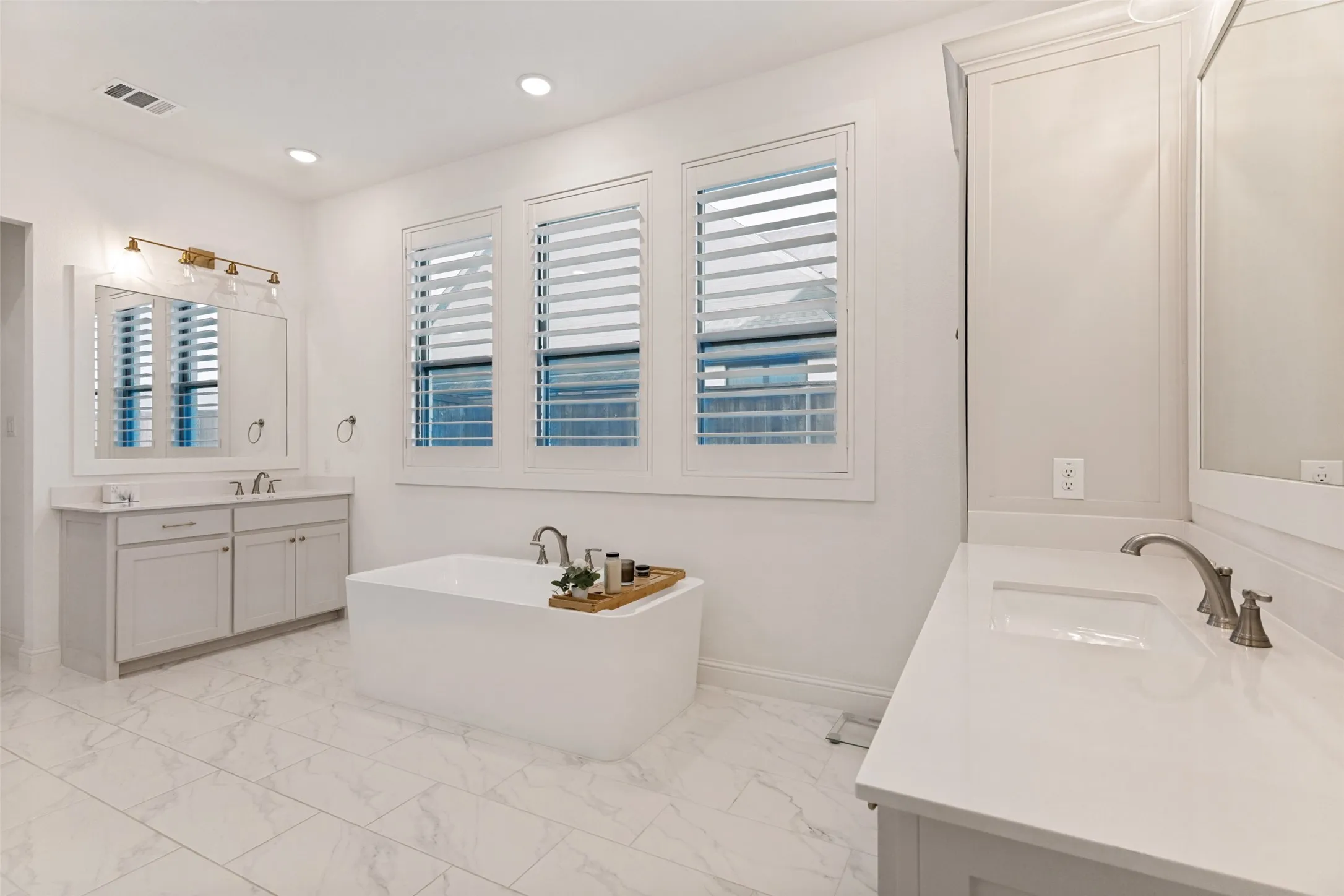 Single Family Residence For Sale in Tarrant County , 245 Wimberley Drive, Haslet, Texas 76052, 4 Bedroom, 4 Bathroom, 3 Garage spaces, 3,323 Sqft, built in 2021, Price $929,000, mls#21305466, Real Estate Agent in Haslet, Homes For Sale in Tarrant county, Homes For Sale in Haslet, Realtor in Haslet Texas, Real Estate Brokerage Independent Realty Texas, Luminita Cordes Realtor