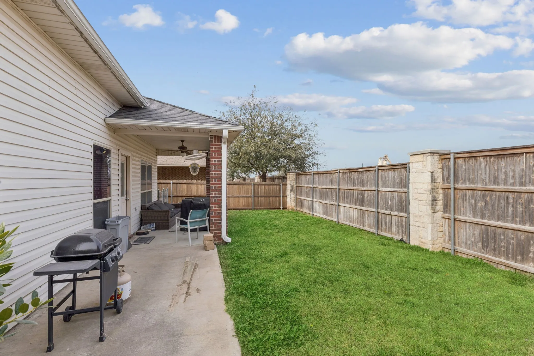 Single Family Residence For Sale in Denton County , 1108 Central Village Drive, Denton, Texas 76210, 4 Bedroom, 3 Bathroom, 2 Garage spaces, 2,372 Sqft, built in 2012, mls#21305470, Real Estate Agent in Denton, Homes For Sale in Denton county, Homes For Sale in Denton, Realtor in Denton Texas, Real Estate Brokerage Independent Realty Texas, Luminita Cordes Realtor