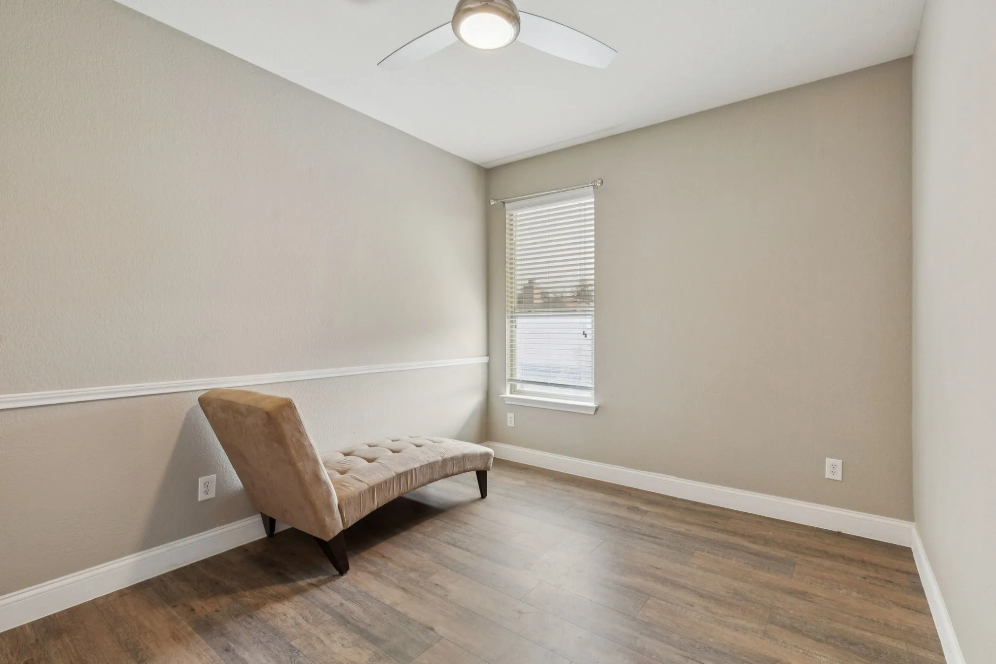 Single Family Residence For Sale in Denton County , 1108 Central Village Drive, Denton, Texas 76210, 4 Bedroom, 3 Bathroom, 2 Garage spaces, 2,372 Sqft, built in 2012, mls#21305470, Real Estate Agent in Denton, Homes For Sale in Denton county, Homes For Sale in Denton, Realtor in Denton Texas, Real Estate Brokerage Independent Realty Texas, Luminita Cordes Realtor