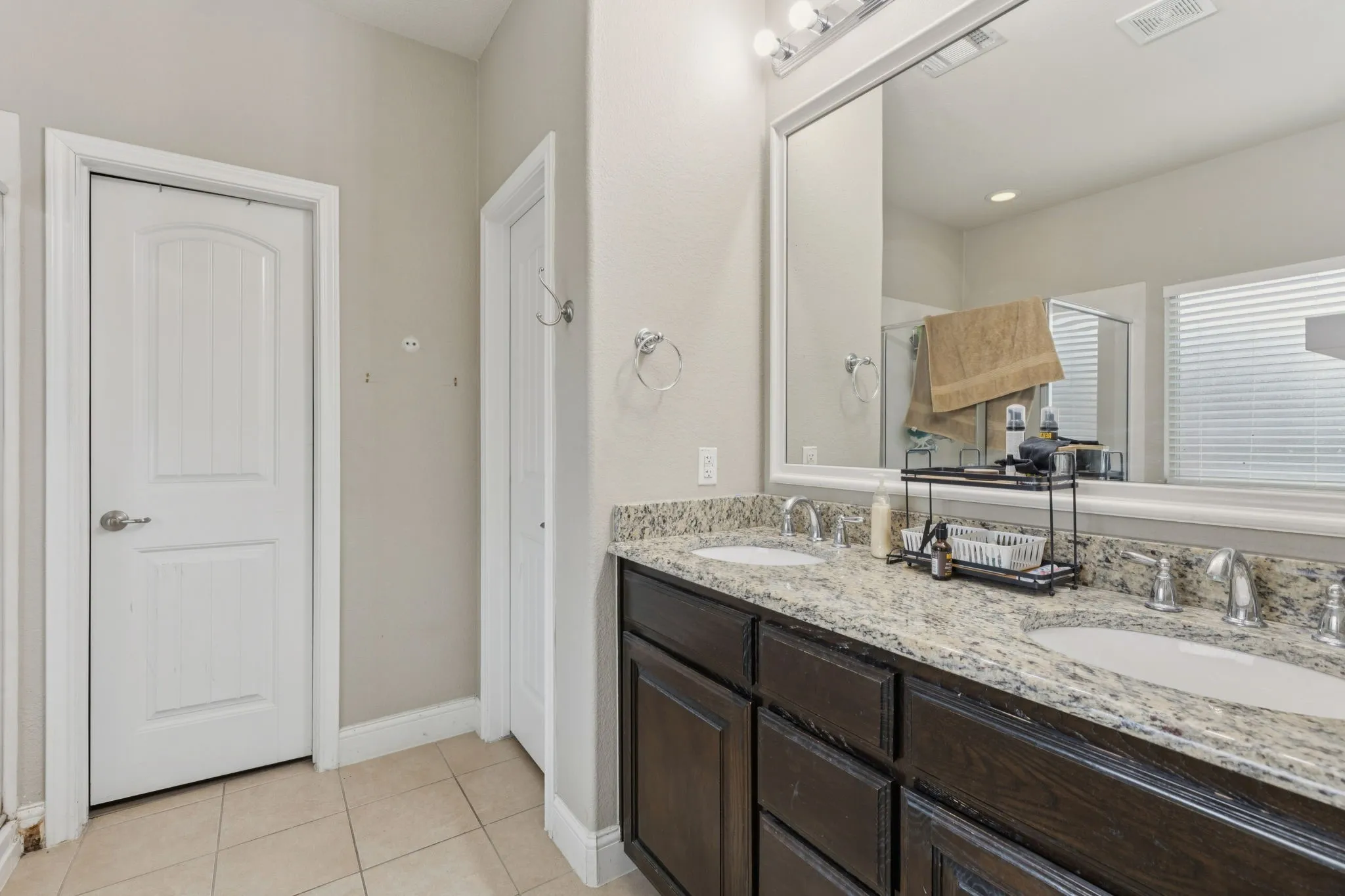 Single Family Residence For Sale in Denton County , 1108 Central Village Drive, Denton, Texas 76210, 4 Bedroom, 3 Bathroom, 2 Garage spaces, 2,372 Sqft, built in 2012, mls#21305470, Real Estate Agent in Denton, Homes For Sale in Denton county, Homes For Sale in Denton, Realtor in Denton Texas, Real Estate Brokerage Independent Realty Texas, Luminita Cordes Realtor