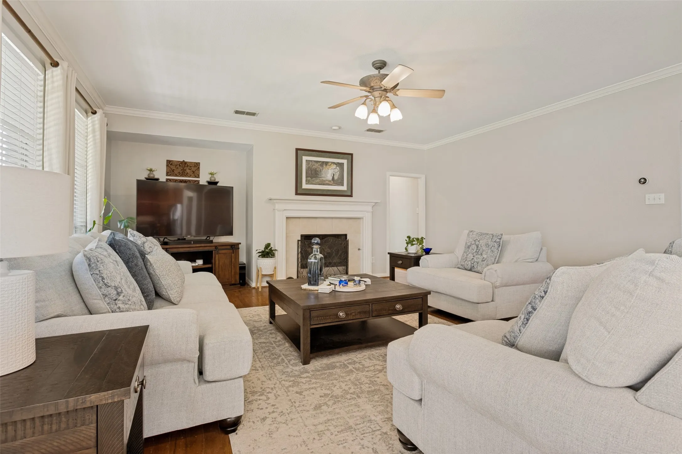 Single Family Residence For Sale in Dallas County , 6610 Falcon Crest Lane, Sachse, Texas 75048, 4 Bedroom, 4 Bathroom, 2 Garage spaces, 3,025 Sqft, built in 2001, mls#21303022, Real Estate Agent in Sachse, Homes For Sale in Dallas county, Homes For Sale in Sachse, Realtor in Sachse Texas, Real Estate Brokerage Independent Realty Texas, Luminita Cordes Realtor