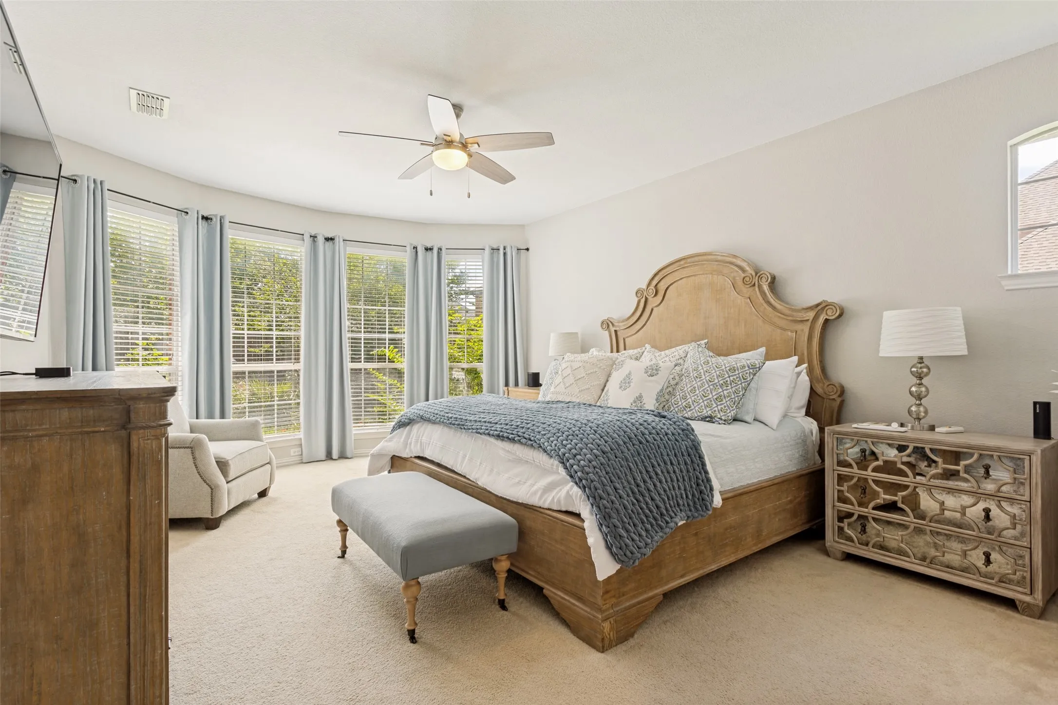 Single Family Residence For Sale in Dallas County , 6610 Falcon Crest Lane, Sachse, Texas 75048, 4 Bedroom, 4 Bathroom, 2 Garage spaces, 3,025 Sqft, built in 2001, mls#21303022, Real Estate Agent in Sachse, Homes For Sale in Dallas county, Homes For Sale in Sachse, Realtor in Sachse Texas, Real Estate Brokerage Independent Realty Texas, Luminita Cordes Realtor