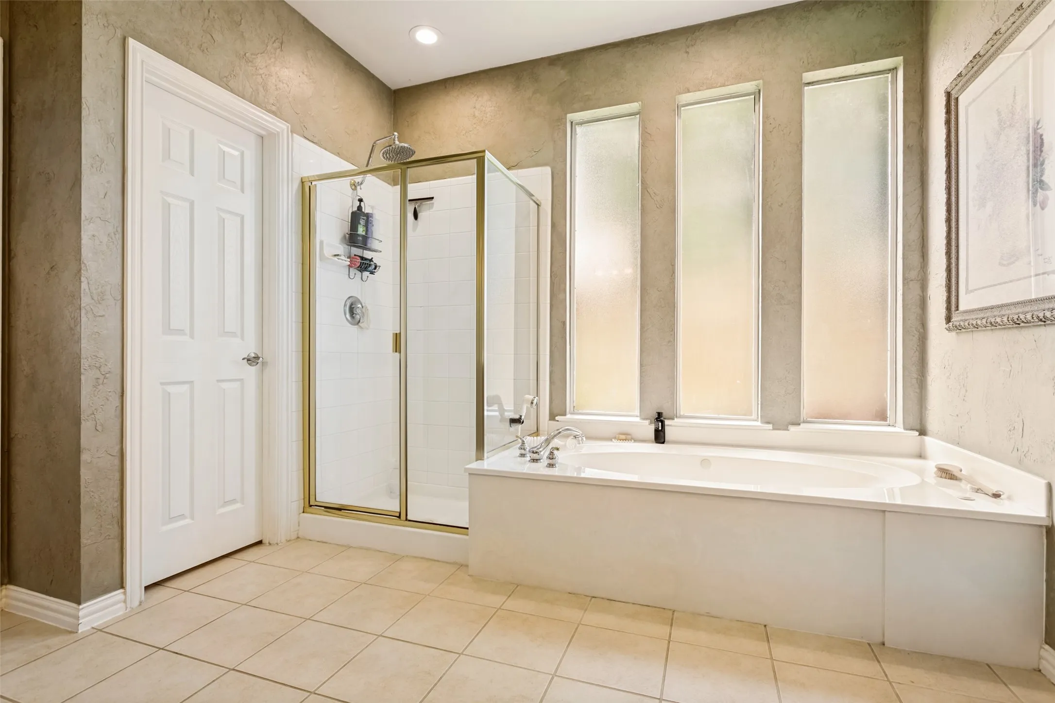 Single Family Residence For Sale in Dallas County , 6610 Falcon Crest Lane, Sachse, Texas 75048, 4 Bedroom, 4 Bathroom, 2 Garage spaces, 3,025 Sqft, built in 2001, mls#21303022, Real Estate Agent in Sachse, Homes For Sale in Dallas county, Homes For Sale in Sachse, Realtor in Sachse Texas, Real Estate Brokerage Independent Realty Texas, Luminita Cordes Realtor