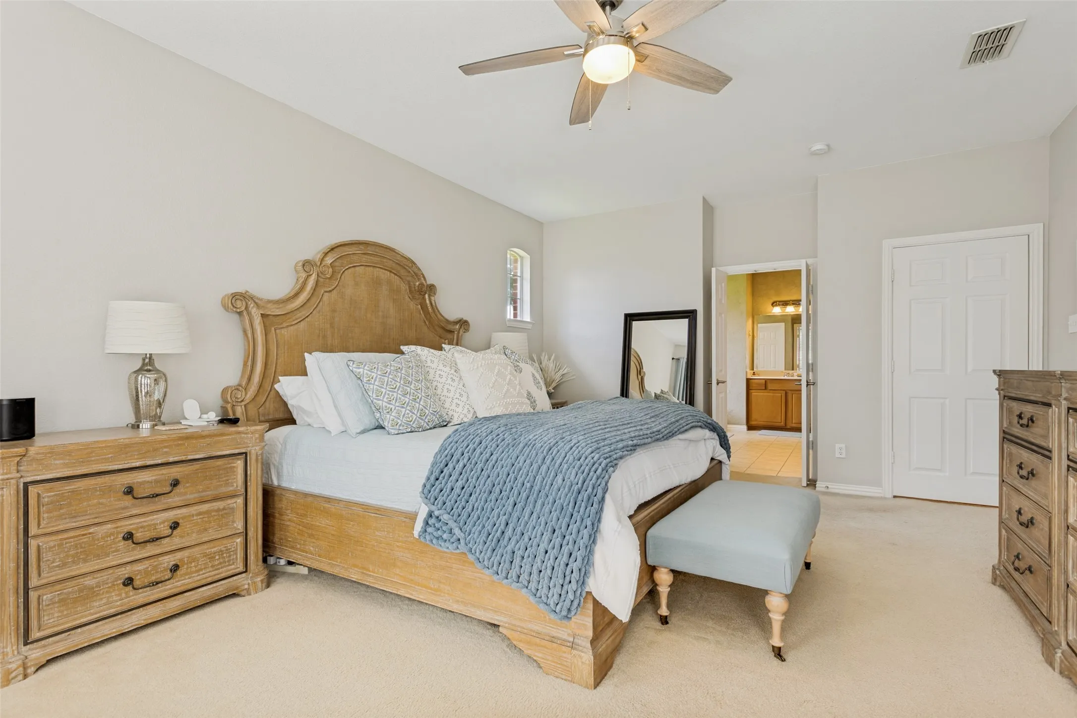 Single Family Residence For Sale in Dallas County , 6610 Falcon Crest Lane, Sachse, Texas 75048, 4 Bedroom, 4 Bathroom, 2 Garage spaces, 3,025 Sqft, built in 2001, mls#21303022, Real Estate Agent in Sachse, Homes For Sale in Dallas county, Homes For Sale in Sachse, Realtor in Sachse Texas, Real Estate Brokerage Independent Realty Texas, Luminita Cordes Realtor