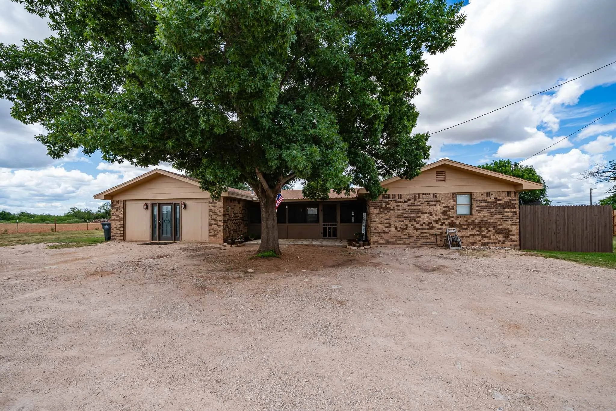 Single Family Residence For Sale in Coke County , 616 W Main Street, Bronte, Texas 76933, 5 Bedroom, 2 Bathroom, Garage spaces, 2,502 Sqft, built in 1983, mls#21303928, Real Estate Agent in Bronte, Homes For Sale in Coke county, Homes For Sale in Bronte, Realtor in Bronte Texas, Real Estate Brokerage Independent Realty Texas, Luminita Cordes Realtor