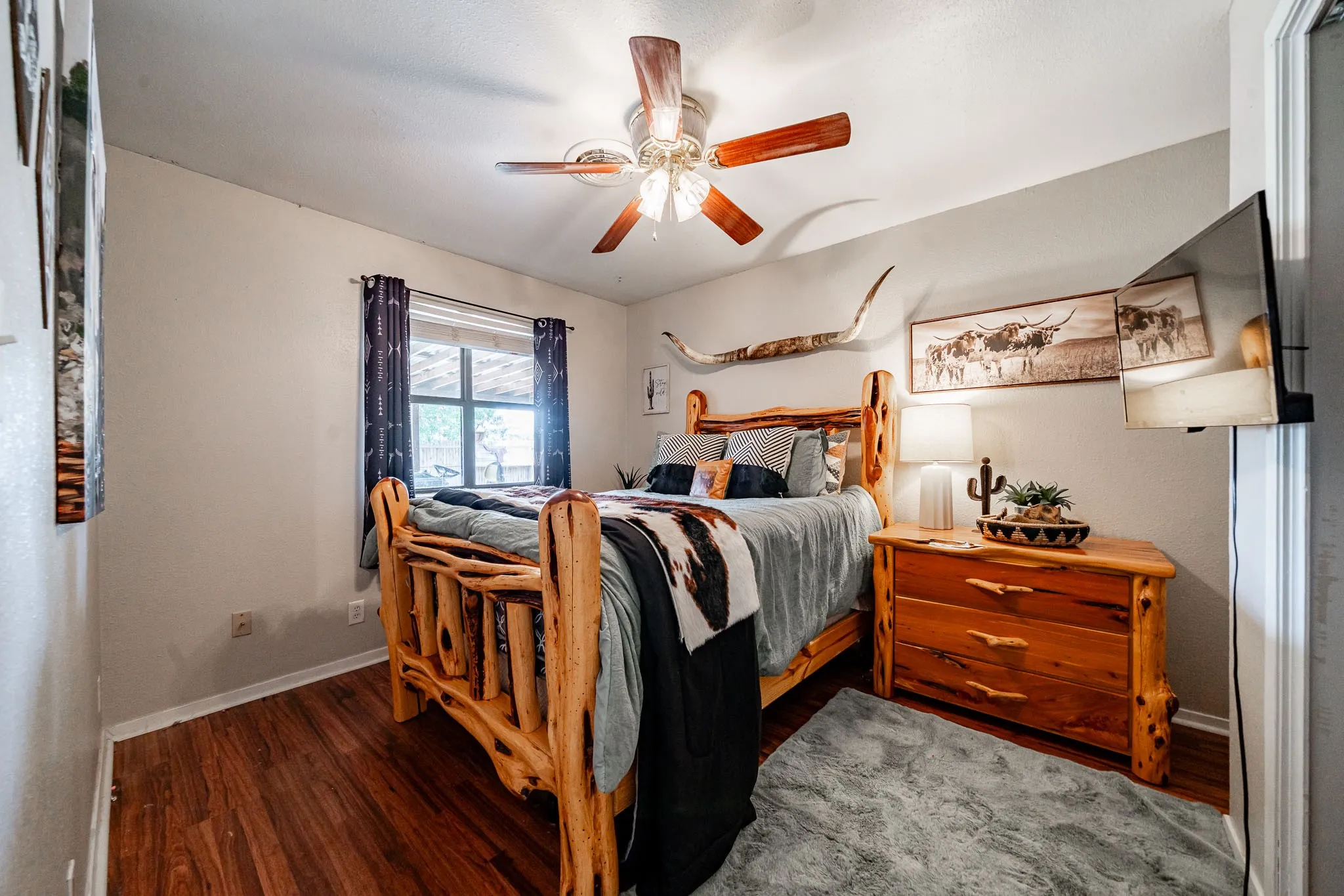 Single Family Residence For Sale in Coke County , 616 W Main Street, Bronte, Texas 76933, 5 Bedroom, 2 Bathroom, Garage spaces, 2,502 Sqft, built in 1983, mls#21303928, Real Estate Agent in Bronte, Homes For Sale in Coke county, Homes For Sale in Bronte, Realtor in Bronte Texas, Real Estate Brokerage Independent Realty Texas, Luminita Cordes Realtor
