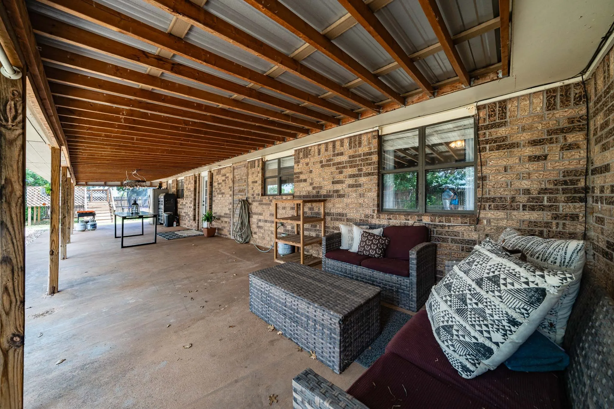 Single Family Residence For Sale in Coke County , 616 W Main Street, Bronte, Texas 76933, 5 Bedroom, 2 Bathroom, Garage spaces, 2,502 Sqft, built in 1983, mls#21303928, Real Estate Agent in Bronte, Homes For Sale in Coke county, Homes For Sale in Bronte, Realtor in Bronte Texas, Real Estate Brokerage Independent Realty Texas, Luminita Cordes Realtor