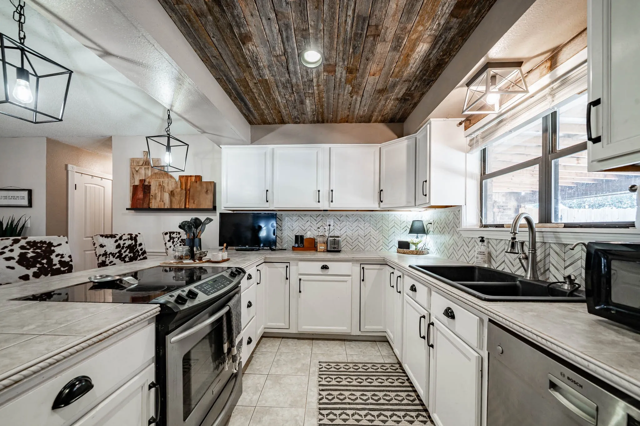 Single Family Residence For Sale in Coke County , 616 W Main Street, Bronte, Texas 76933, 5 Bedroom, 2 Bathroom, Garage spaces, 2,502 Sqft, built in 1983, mls#21303928, Real Estate Agent in Bronte, Homes For Sale in Coke county, Homes For Sale in Bronte, Realtor in Bronte Texas, Real Estate Brokerage Independent Realty Texas, Luminita Cordes Realtor