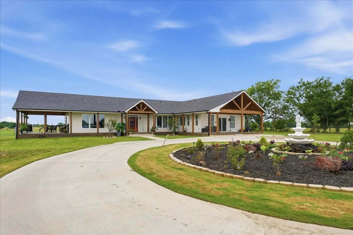 Single Family Residence For Sale in Hopkins County , 2641 County Road 4586, Sulphur Springs, Texas 75482, 3 Bedroom, 3 Bathroom, 3 Garage spaces, 3,279 Sqft, built in 2025, mls#21304557, Real Estate Agent in Sulphur Springs, Homes For Sale in Hopkins county, Homes For Sale in Sulphur Springs, Realtor in Sulphur Springs Texas, Real Estate Brokerage Independent Realty Texas, Luminita Cordes Realtor