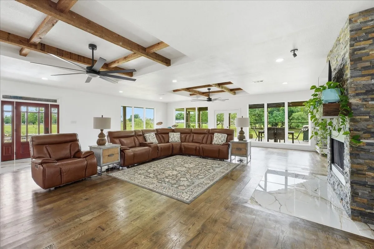 Single Family Residence For Sale in Hopkins County , 2641 County Road 4586, Sulphur Springs, Texas 75482, 3 Bedroom, 3 Bathroom, 3 Garage spaces, 3,279 Sqft, built in 2025, mls#21304557, Real Estate Agent in Sulphur Springs, Homes For Sale in Hopkins county, Homes For Sale in Sulphur Springs, Realtor in Sulphur Springs Texas, Real Estate Brokerage Independent Realty Texas, Luminita Cordes Realtor