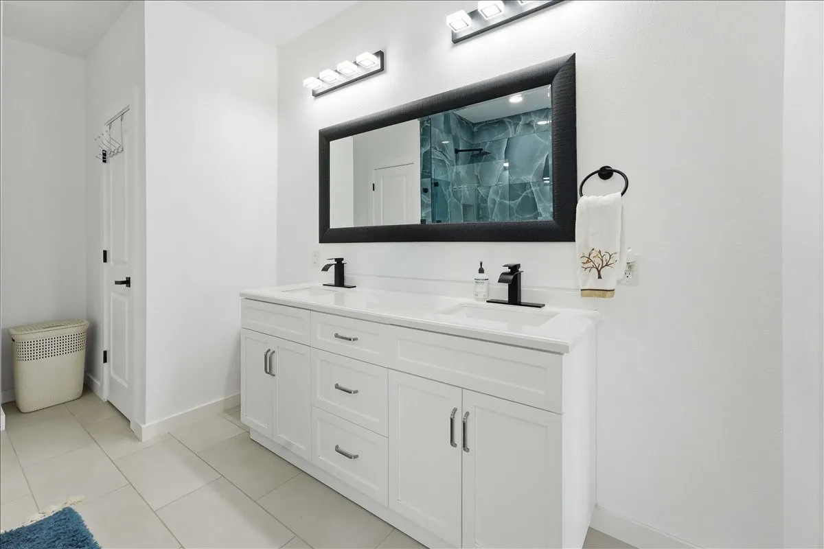 Dual Sinks
