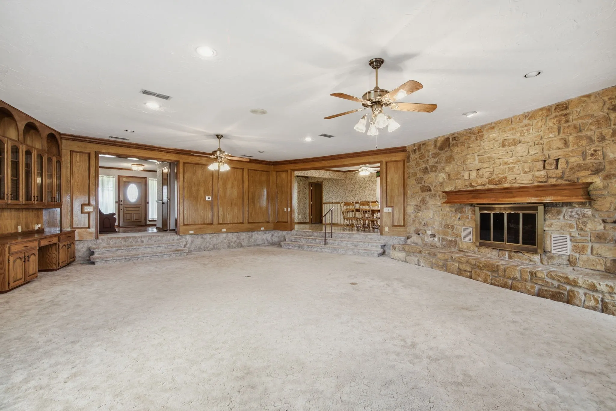 Farm For Sale in Comanche County , 7900 Highway 6, De Leon, Texas 76444, 5 Bedroom, 6 Bathroom, 2 Garage spaces, 4,950 Sqft, built in 1984, mls#21304621, Real Estate Agent in De Leon, Homes For Sale in Comanche county, Homes For Sale in De Leon, Realtor in De Leon Texas, Real Estate Brokerage Independent Realty Texas, Luminita Cordes Realtor