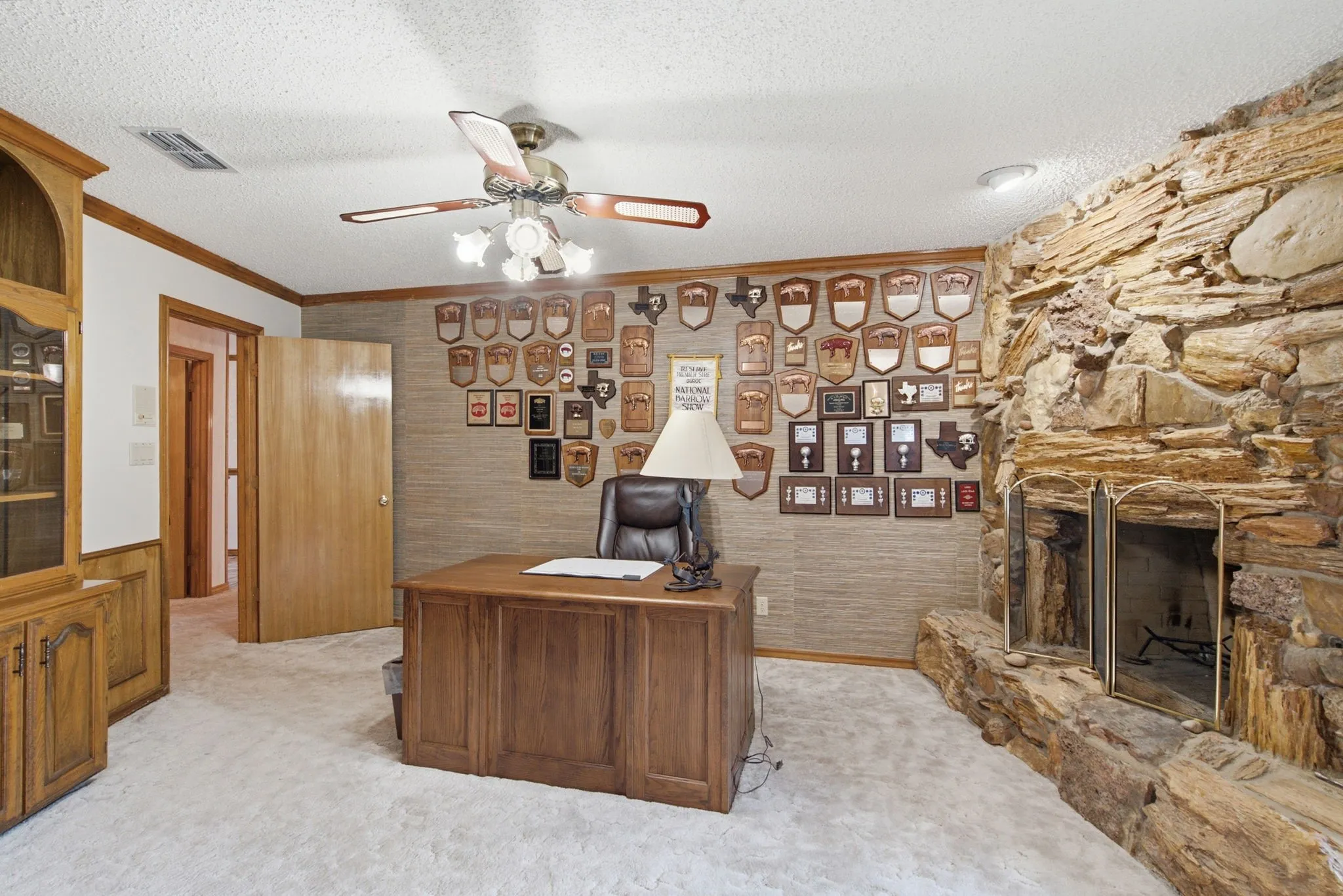Farm For Sale in Comanche County , 7900 Highway 6, De Leon, Texas 76444, 5 Bedroom, 6 Bathroom, 2 Garage spaces, 4,950 Sqft, built in 1984, mls#21304621, Real Estate Agent in De Leon, Homes For Sale in Comanche county, Homes For Sale in De Leon, Realtor in De Leon Texas, Real Estate Brokerage Independent Realty Texas, Luminita Cordes Realtor