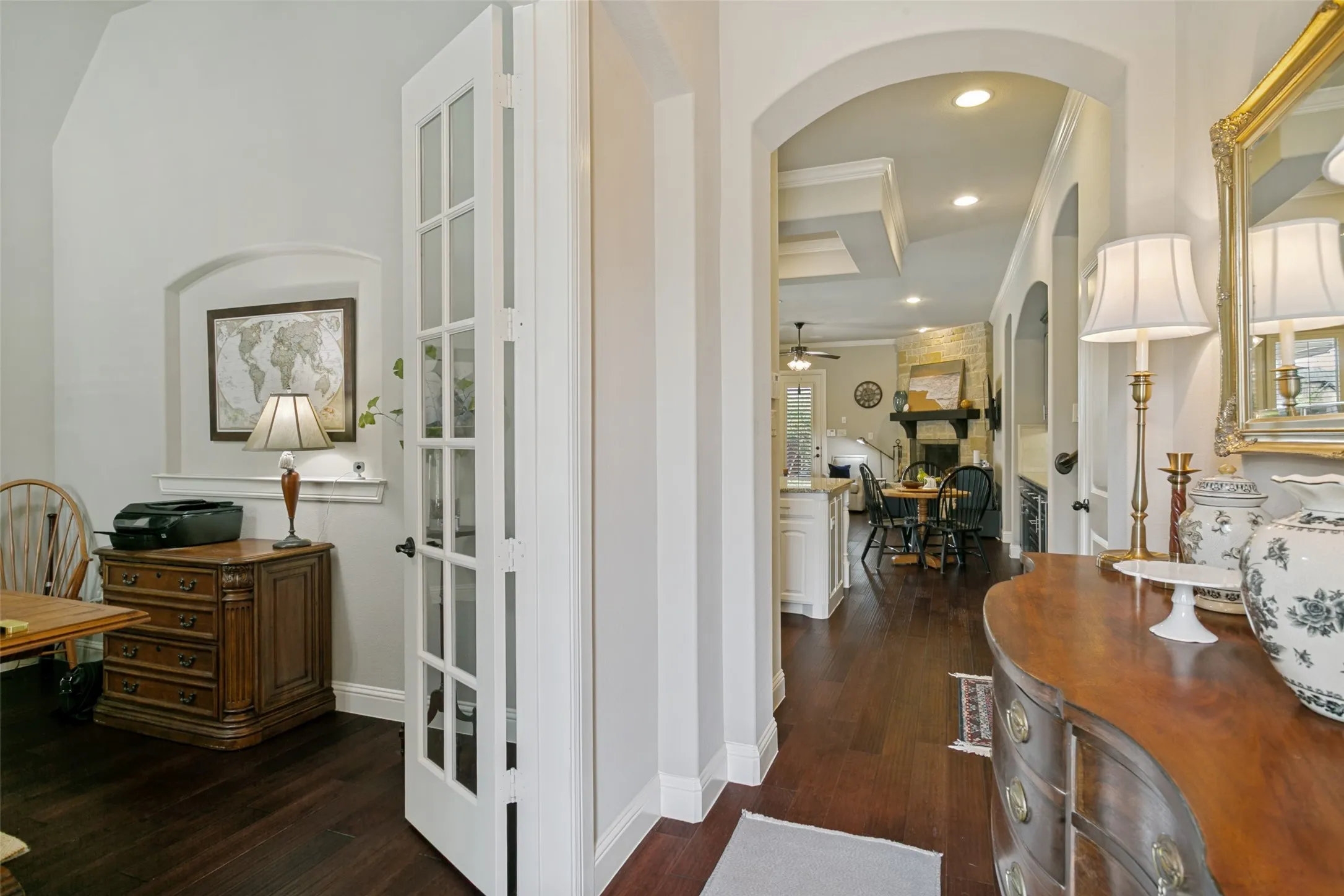 Single Family Residence For Sale in Denton County , 417 Chestnut Lane, Roanoke, Texas 76262, 4 Bedroom, 3 Bathroom, 2 Garage spaces, 2,689 Sqft, built in 2015, mls#21303508, Real Estate Agent in Roanoke, Homes For Sale in Denton county, Homes For Sale in Roanoke, Realtor in Roanoke Texas, Real Estate Brokerage Independent Realty Texas, Luminita Cordes Realtor