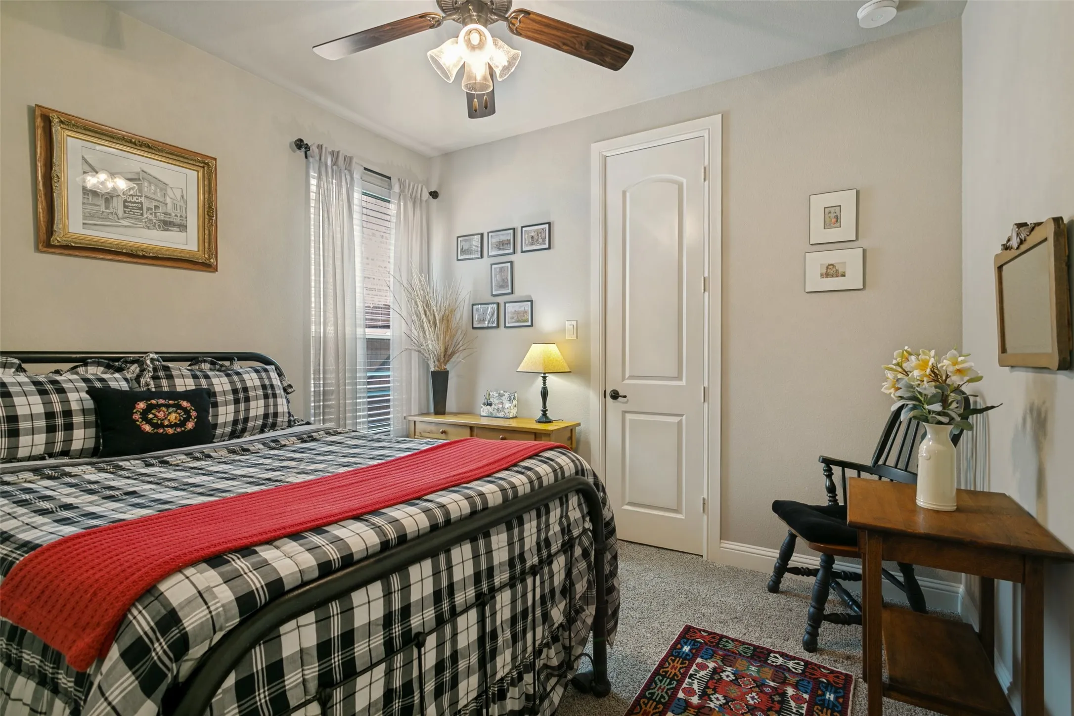 Single Family Residence For Sale in Denton County , 417 Chestnut Lane, Roanoke, Texas 76262, 4 Bedroom, 3 Bathroom, 2 Garage spaces, 2,689 Sqft, built in 2015, mls#21303508, Real Estate Agent in Roanoke, Homes For Sale in Denton county, Homes For Sale in Roanoke, Realtor in Roanoke Texas, Real Estate Brokerage Independent Realty Texas, Luminita Cordes Realtor