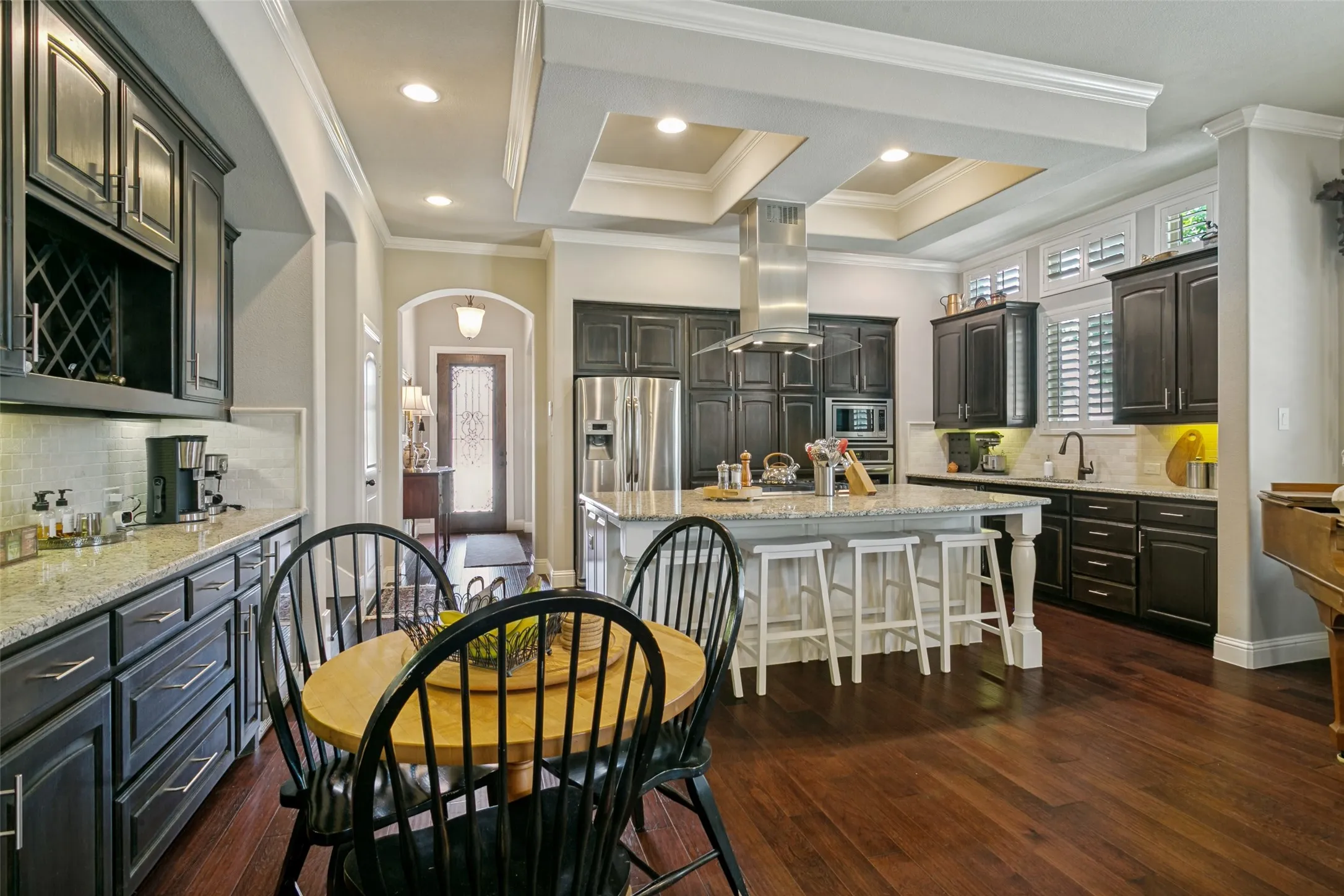 Single Family Residence For Sale in Denton County , 417 Chestnut Lane, Roanoke, Texas 76262, 4 Bedroom, 3 Bathroom, 2 Garage spaces, 2,689 Sqft, built in 2015, mls#21303508, Real Estate Agent in Roanoke, Homes For Sale in Denton county, Homes For Sale in Roanoke, Realtor in Roanoke Texas, Real Estate Brokerage Independent Realty Texas, Luminita Cordes Realtor