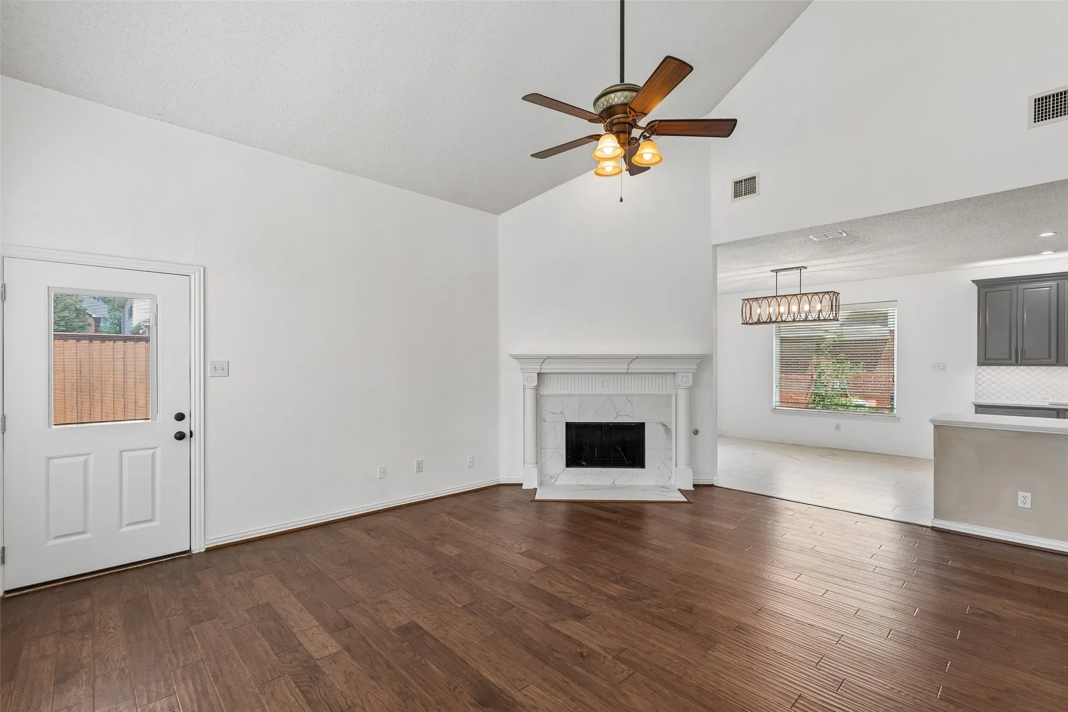 Single Family Residence For Sale in Collin County , 1926 Edgehill Drive, Allen, Texas 75013, 5 Bedroom, 4 Bathroom, 2 Garage spaces, 3,403 Sqft, built in 2001, mls#21303973, Real Estate Agent in Allen, Homes For Sale in Collin county, Homes For Sale in Allen, Realtor in Allen Texas, Real Estate Brokerage Independent Realty Texas, Luminita Cordes Realtor