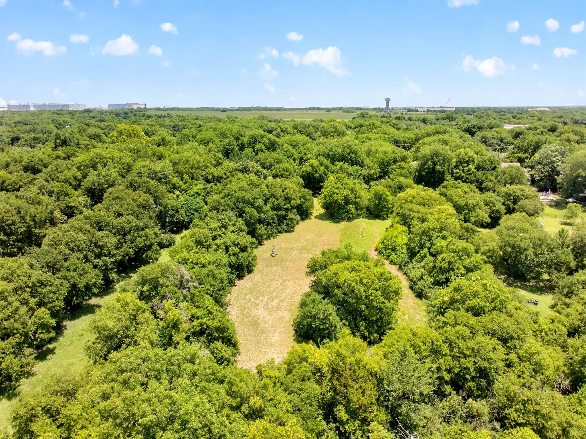 Single Family Residence For Sale in Dallas County , 415 S Dallas Avenue, Lancaster, Texas 75146, 1 Bedroom, 1 Bathroom, Garage spaces, 680 Sqft, built in 1888, mls#21305306, Real Estate Agent in Lancaster, Homes For Sale in Dallas county, Homes For Sale in Lancaster, Realtor in Lancaster Texas, Real Estate Brokerage Independent Realty Texas, Luminita Cordes Realtor