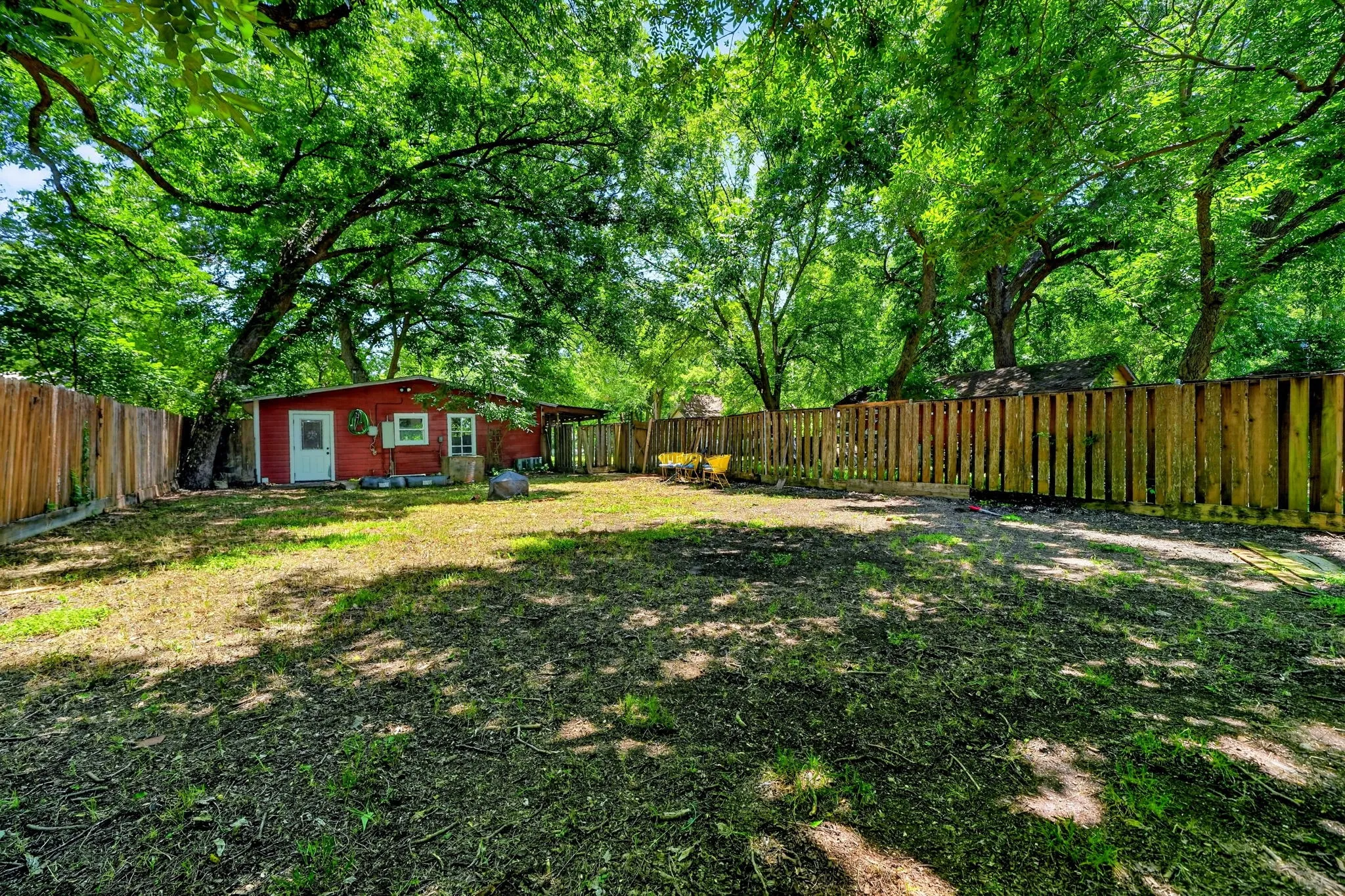 Single Family Residence For Sale in Dallas County , 415 S Dallas Avenue, Lancaster, Texas 75146, 1 Bedroom, 1 Bathroom, Garage spaces, 680 Sqft, built in 1888, mls#21305306, Real Estate Agent in Lancaster, Homes For Sale in Dallas county, Homes For Sale in Lancaster, Realtor in Lancaster Texas, Real Estate Brokerage Independent Realty Texas, Luminita Cordes Realtor