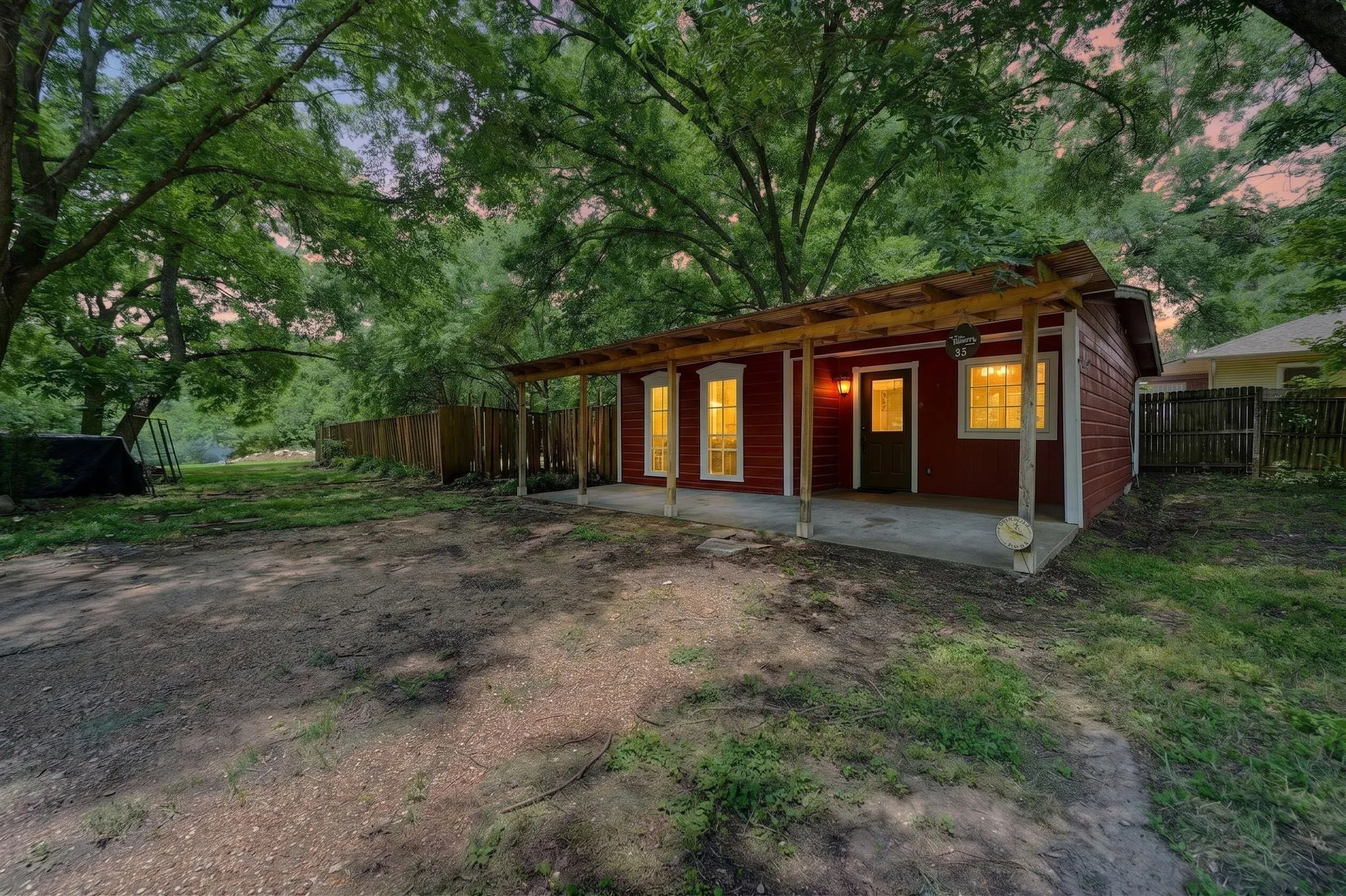 Single Family Residence For Sale in Dallas County , 415 S Dallas Avenue, Lancaster, Texas 75146, 1 Bedroom, 1 Bathroom, Garage spaces, 680 Sqft, built in 1888, mls#21305306, Real Estate Agent in Lancaster, Homes For Sale in Dallas county, Homes For Sale in Lancaster, Realtor in Lancaster Texas, Real Estate Brokerage Independent Realty Texas, Luminita Cordes Realtor