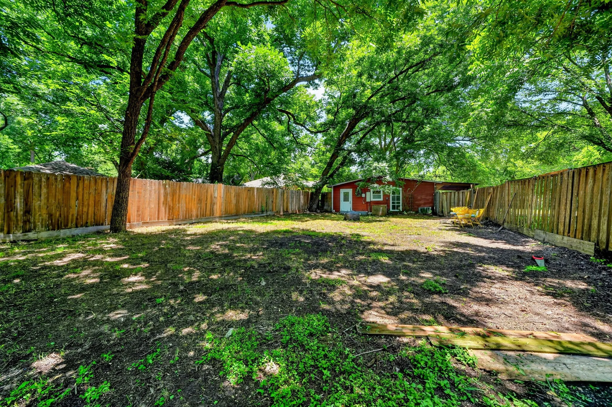 Single Family Residence For Sale in Dallas County , 415 S Dallas Avenue, Lancaster, Texas 75146, 1 Bedroom, 1 Bathroom, Garage spaces, 680 Sqft, built in 1888, mls#21305306, Real Estate Agent in Lancaster, Homes For Sale in Dallas county, Homes For Sale in Lancaster, Realtor in Lancaster Texas, Real Estate Brokerage Independent Realty Texas, Luminita Cordes Realtor