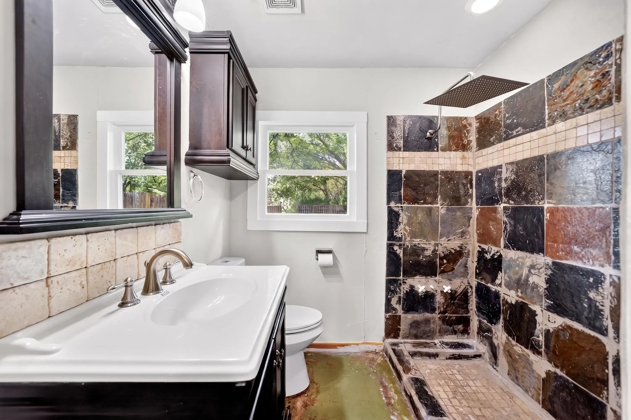 Single Family Residence For Sale in Dallas County , 415 S Dallas Avenue, Lancaster, Texas 75146, 1 Bedroom, 1 Bathroom, Garage spaces, 680 Sqft, built in 1888, mls#21305306, Real Estate Agent in Lancaster, Homes For Sale in Dallas county, Homes For Sale in Lancaster, Realtor in Lancaster Texas, Real Estate Brokerage Independent Realty Texas, Luminita Cordes Realtor