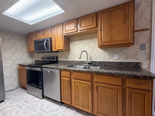 Condominium For Rent in Dallas County , 12802 Midway Road 2016, Dallas, Texas 75244, 2 Bedrooms, 2 Bathrooms, Garage spaces, 864 Sqft, built in 1970, Price $1,400, mls#21305528, Real Estate Agent in Dallas, Homes For Rent in Dallas county, Homes For Rent in Dallas, Realtor in Dallas Texas, Real Estate Brokerage Independent Realty Texas, Luminita Cordes Realtor