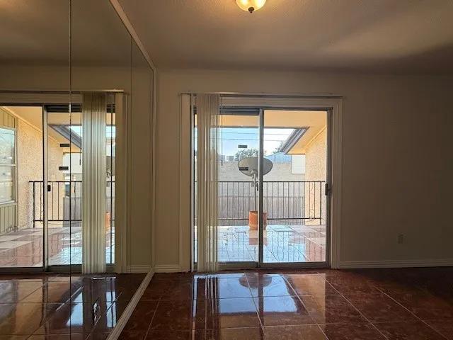Condominium For Rent in Dallas County , 12802 Midway Road 2016, Dallas, Texas 75244, 2 Bedrooms, 2 Bathrooms, Garage spaces, 864 Sqft, built in 1970, Price $1,400, mls#21305528, Real Estate Agent in Dallas, Homes For Rent in Dallas county, Homes For Rent in Dallas, Realtor in Dallas Texas, Real Estate Brokerage Independent Realty Texas, Luminita Cordes Realtor