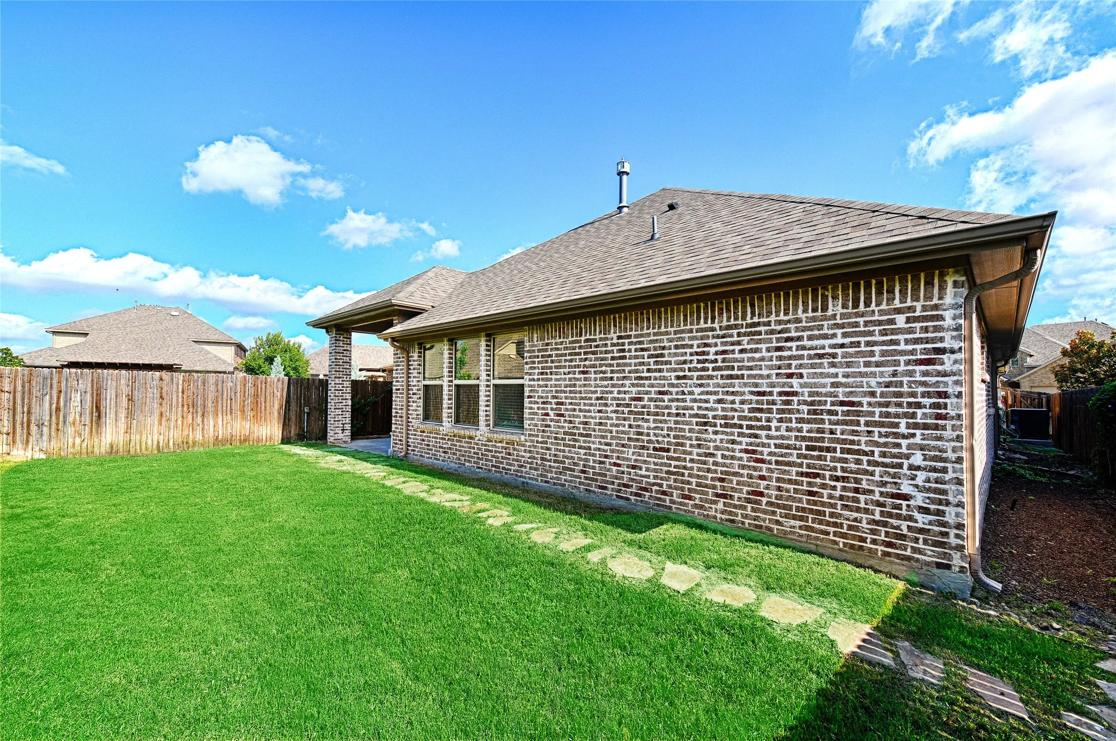 Single Family Residence For Sale in Collin County , 1124 Hot Springs Way, Celina, Texas 75009, 4 Bedroom, 2 Bathroom, 2 Garage spaces, 2,350 Sqft, built in 2017, mls#21302432, Real Estate Agent in Celina, Homes For Sale in Collin county, Homes For Sale in Celina, Realtor in Celina Texas, Real Estate Brokerage Independent Realty Texas, Luminita Cordes Realtor