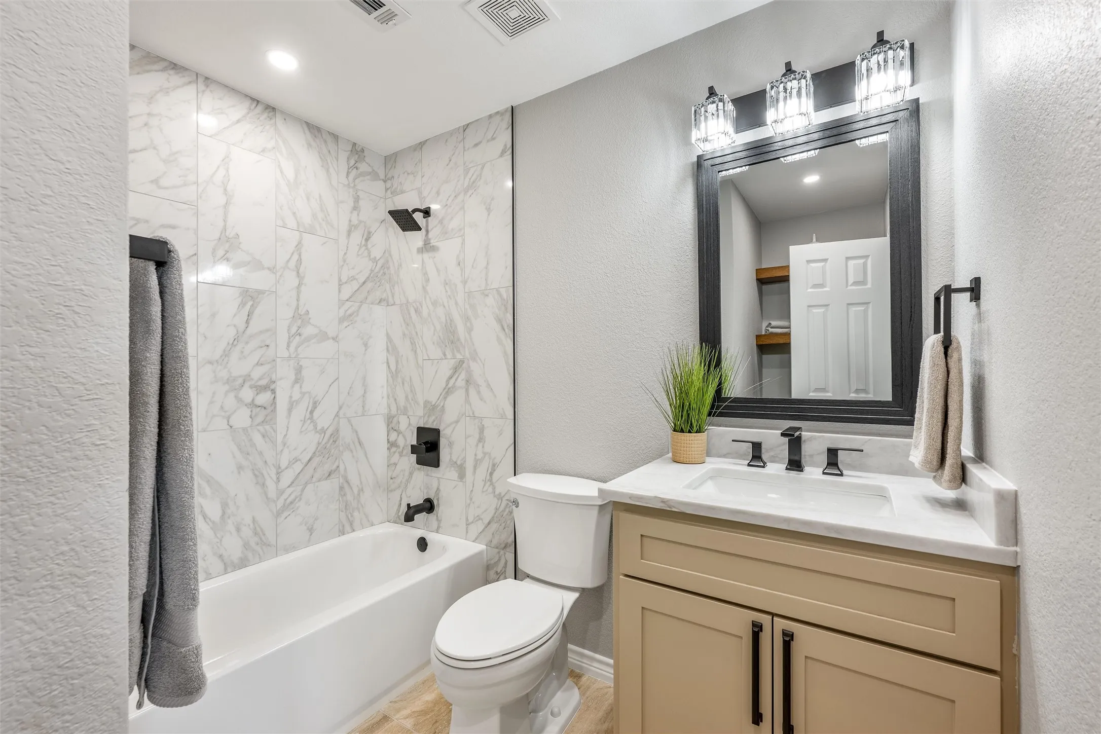 Upstairs bath #2
