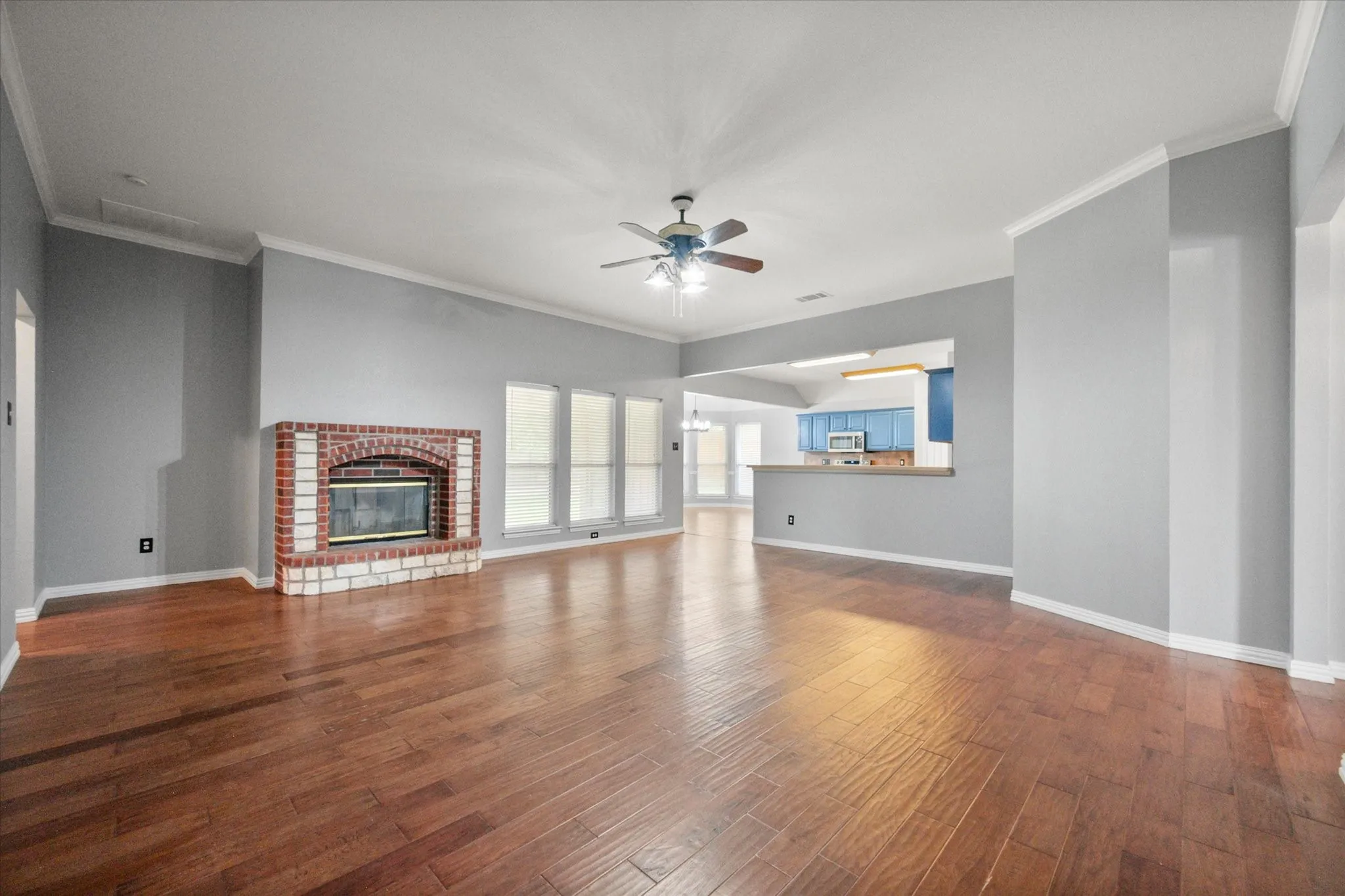 Single Family Residence For Sale in Parker County , 2110 Timber Cove Court, Weatherford, Texas 76087, 4 Bedroom, 2 Bathroom, 2 Garage spaces, 2,004 Sqft, built in 2003, mls#21305550, Real Estate Agent in Weatherford, Homes For Sale in Parker county, Homes For Sale in Weatherford, Realtor in Weatherford Texas, Real Estate Brokerage Independent Realty Texas, Luminita Cordes Realtor
