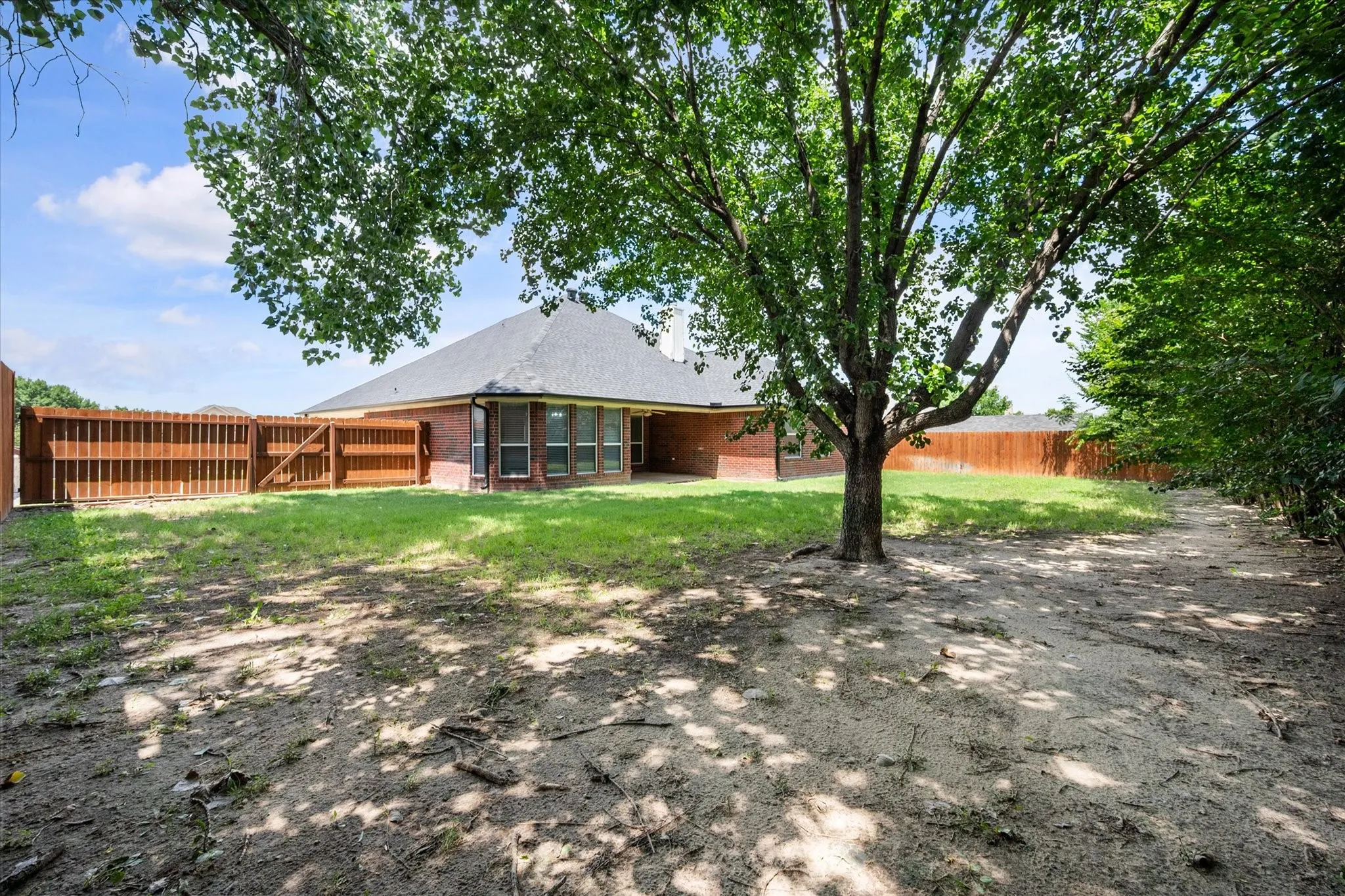 Single Family Residence For Sale in Parker County , 2110 Timber Cove Court, Weatherford, Texas 76087, 4 Bedroom, 2 Bathroom, 2 Garage spaces, 2,004 Sqft, built in 2003, mls#21305550, Real Estate Agent in Weatherford, Homes For Sale in Parker county, Homes For Sale in Weatherford, Realtor in Weatherford Texas, Real Estate Brokerage Independent Realty Texas, Luminita Cordes Realtor