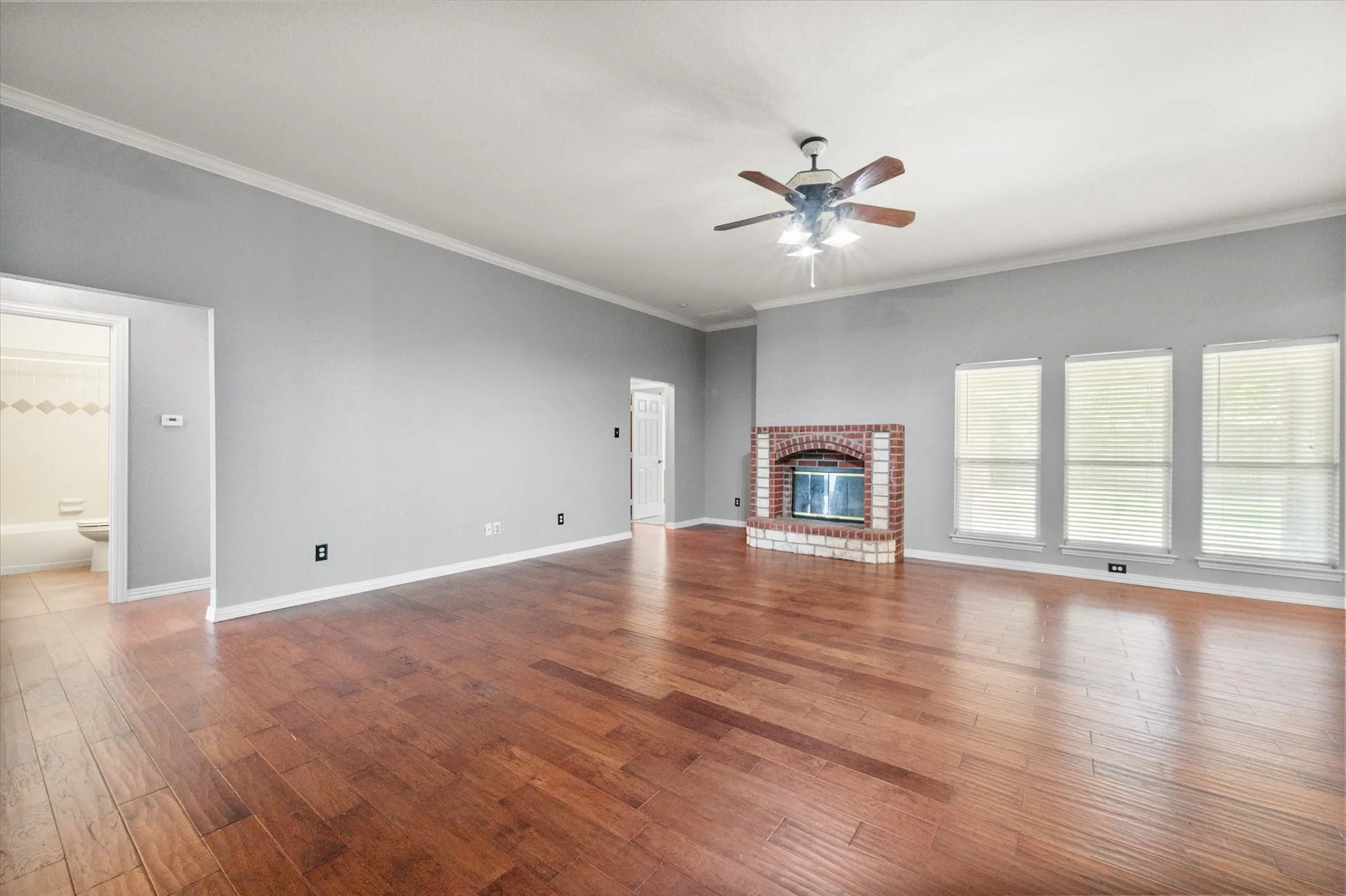 Single Family Residence For Sale in Parker County , 2110 Timber Cove Court, Weatherford, Texas 76087, 4 Bedroom, 2 Bathroom, 2 Garage spaces, 2,004 Sqft, built in 2003, mls#21305550, Real Estate Agent in Weatherford, Homes For Sale in Parker county, Homes For Sale in Weatherford, Realtor in Weatherford Texas, Real Estate Brokerage Independent Realty Texas, Luminita Cordes Realtor