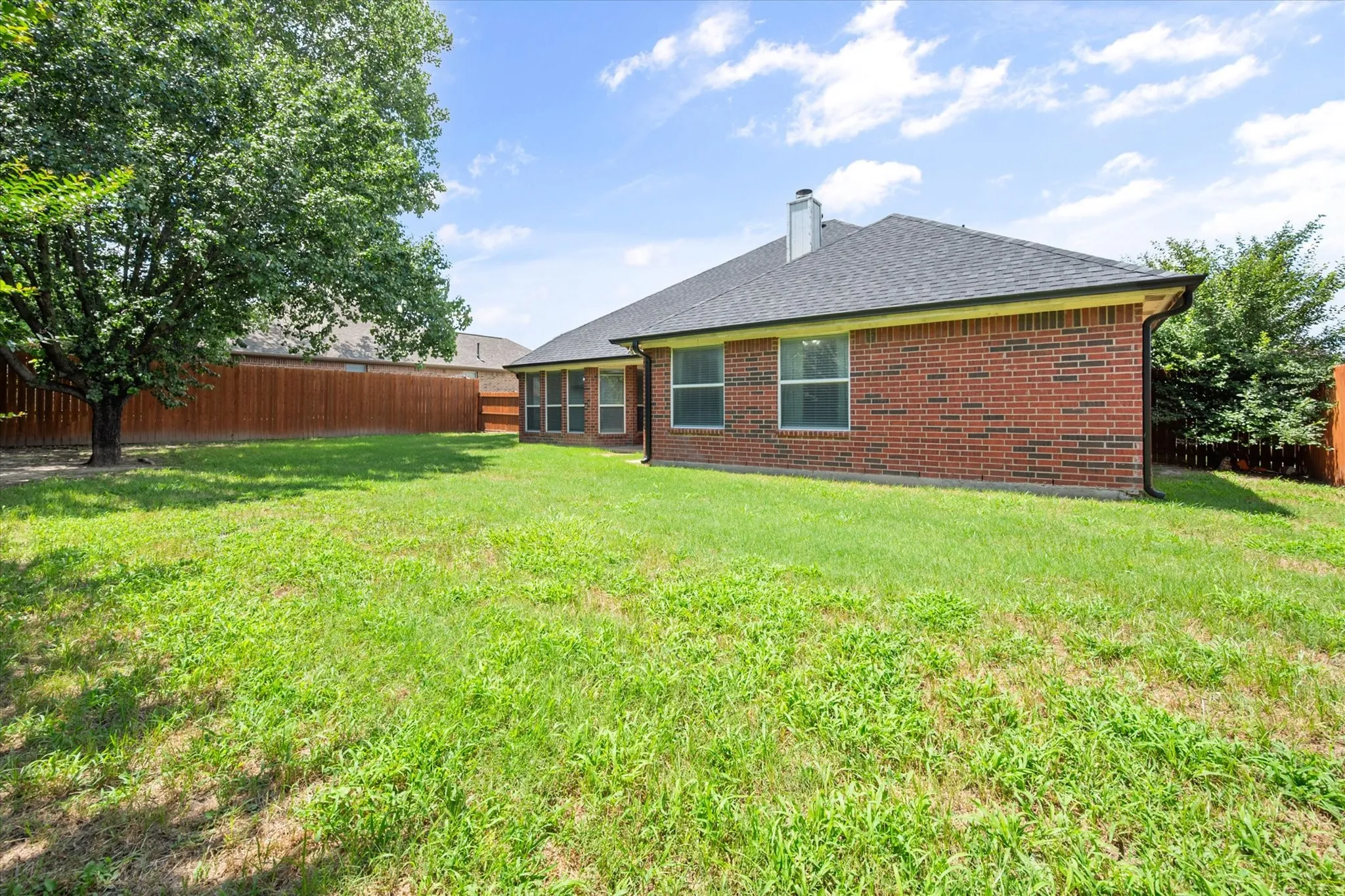 Single Family Residence For Sale in Parker County , 2110 Timber Cove Court, Weatherford, Texas 76087, 4 Bedroom, 2 Bathroom, 2 Garage spaces, 2,004 Sqft, built in 2003, mls#21305550, Real Estate Agent in Weatherford, Homes For Sale in Parker county, Homes For Sale in Weatherford, Realtor in Weatherford Texas, Real Estate Brokerage Independent Realty Texas, Luminita Cordes Realtor