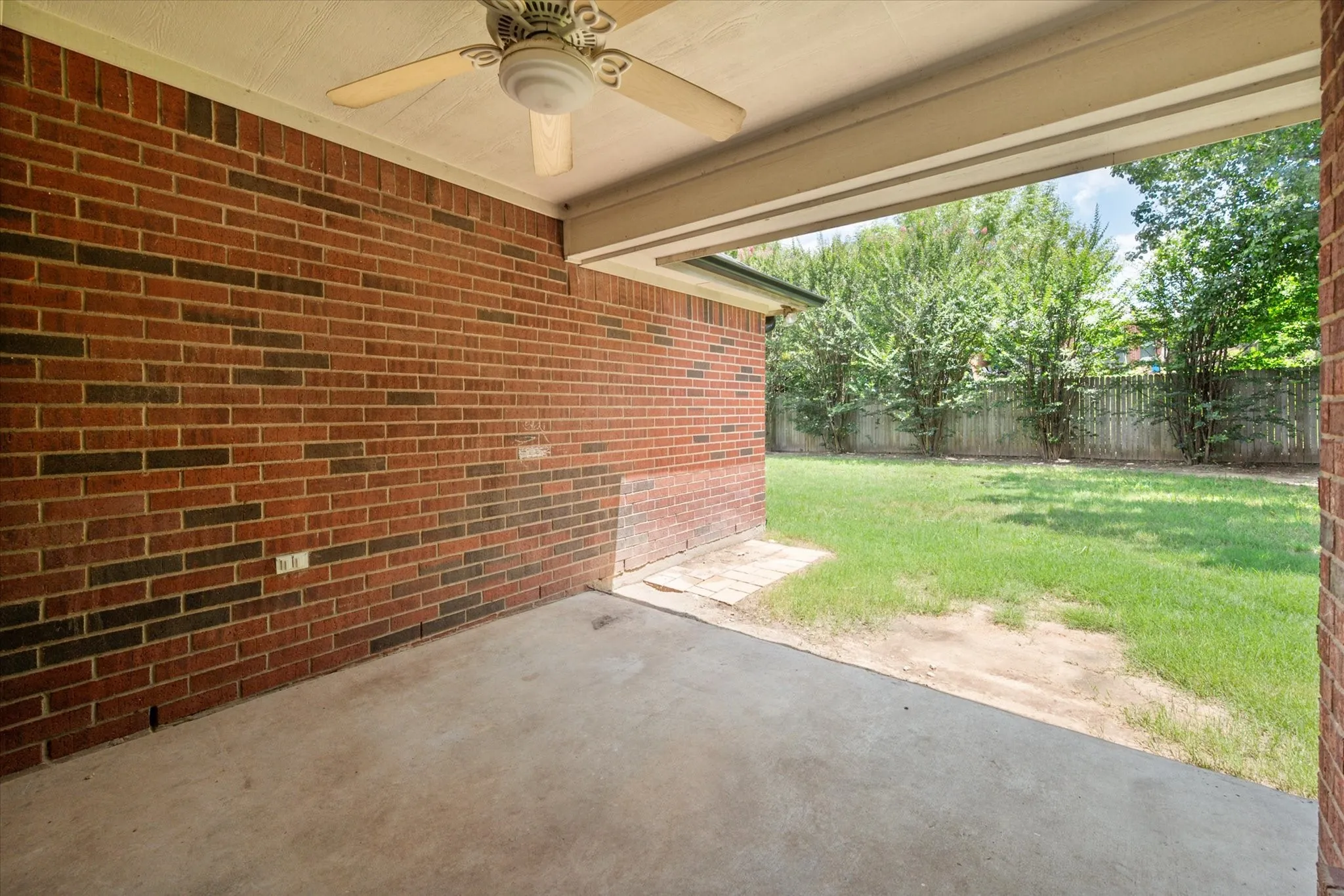 Single Family Residence For Sale in Parker County , 2110 Timber Cove Court, Weatherford, Texas 76087, 4 Bedroom, 2 Bathroom, 2 Garage spaces, 2,004 Sqft, built in 2003, mls#21305550, Real Estate Agent in Weatherford, Homes For Sale in Parker county, Homes For Sale in Weatherford, Realtor in Weatherford Texas, Real Estate Brokerage Independent Realty Texas, Luminita Cordes Realtor