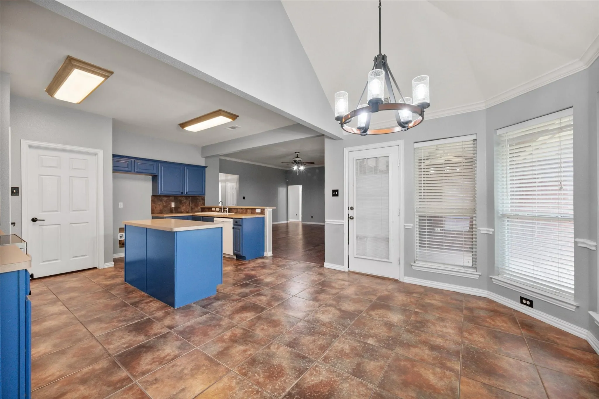 Single Family Residence For Sale in Parker County , 2110 Timber Cove Court, Weatherford, Texas 76087, 4 Bedroom, 2 Bathroom, 2 Garage spaces, 2,004 Sqft, built in 2003, mls#21305550, Real Estate Agent in Weatherford, Homes For Sale in Parker county, Homes For Sale in Weatherford, Realtor in Weatherford Texas, Real Estate Brokerage Independent Realty Texas, Luminita Cordes Realtor