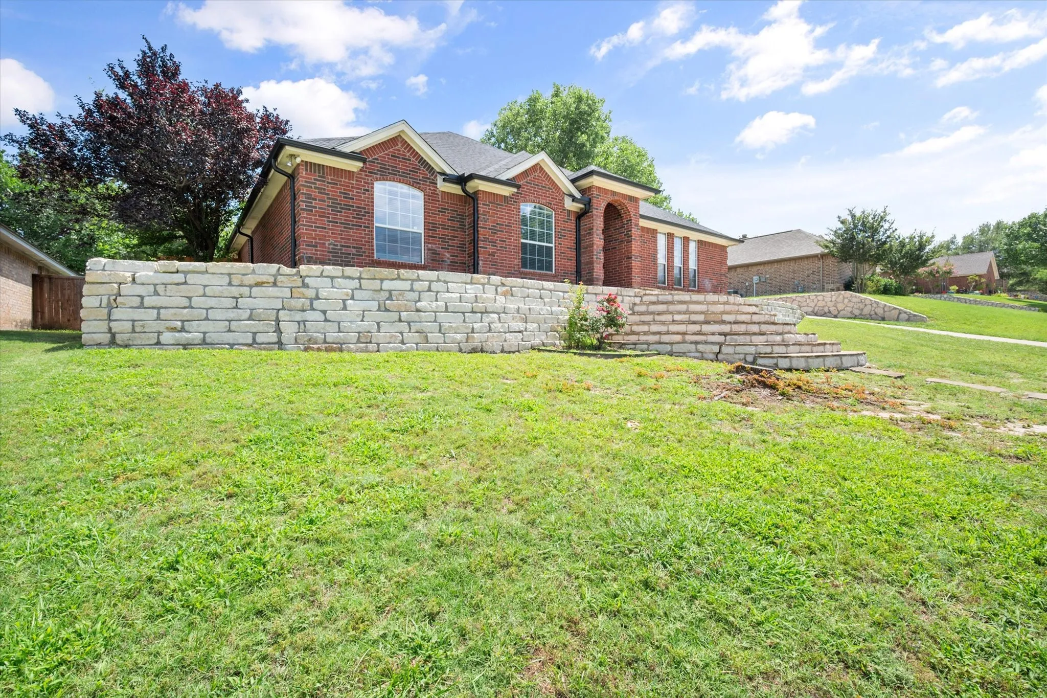 Single Family Residence For Sale in Parker County , 2110 Timber Cove Court, Weatherford, Texas 76087, 4 Bedroom, 2 Bathroom, 2 Garage spaces, 2,004 Sqft, built in 2003, mls#21305550, Real Estate Agent in Weatherford, Homes For Sale in Parker county, Homes For Sale in Weatherford, Realtor in Weatherford Texas, Real Estate Brokerage Independent Realty Texas, Luminita Cordes Realtor
