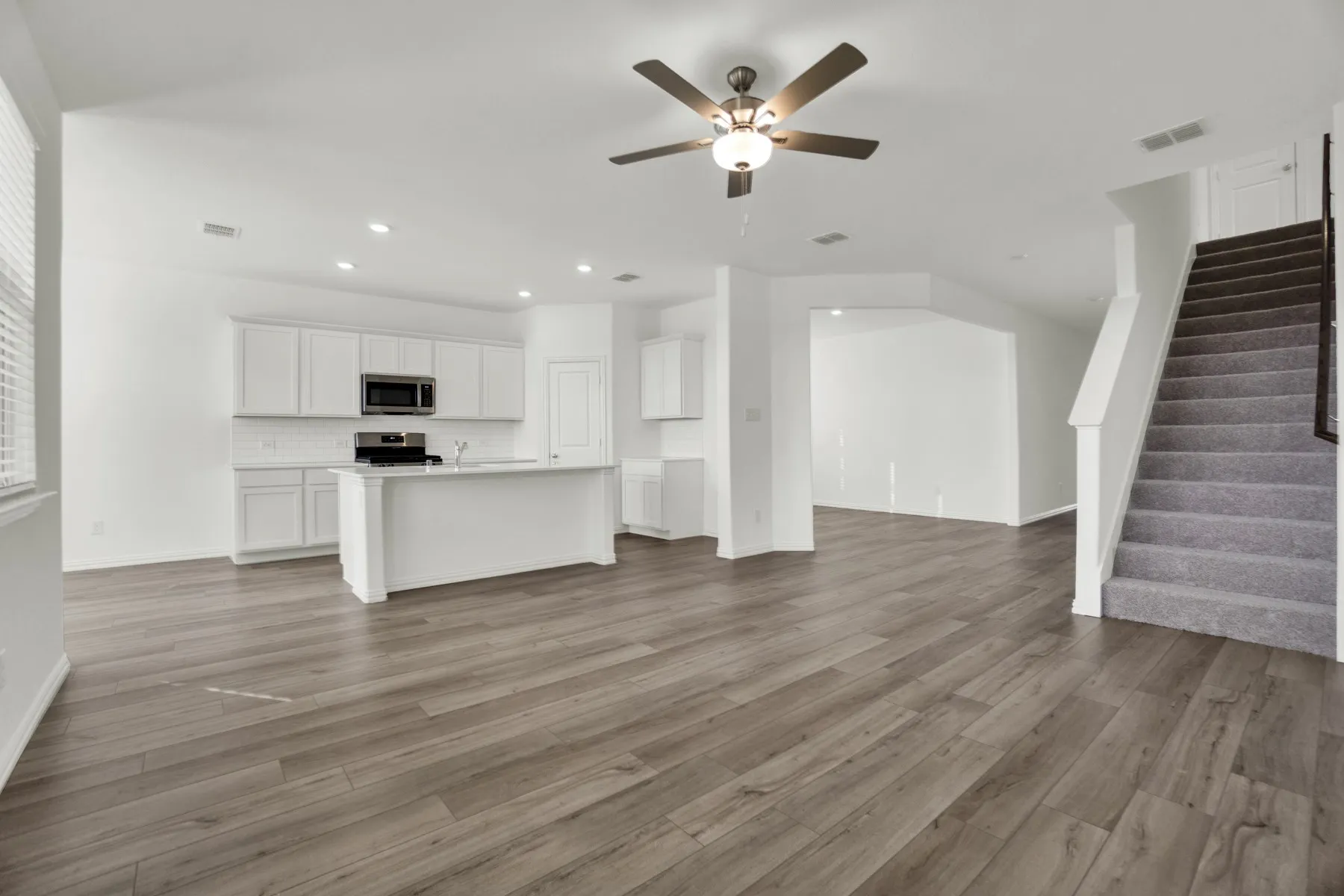 Single Family Residence For Rent in Collin County , 8700 Whistling Duck Drive, Mc Kinney, Texas 75071, 4 Bedroom, 2 Bathroom, 2 Garage spaces, 2,347 Sqft, built in 2023, mls#21305388, Real Estate Agent in Mc Kinney, Homes For Rent in Collin county, Homes For Rent in Mc Kinney, Realtor in Mc Kinney Texas, Real Estate Brokerage Independent Realty Texas, Luminita Cordes Realtor