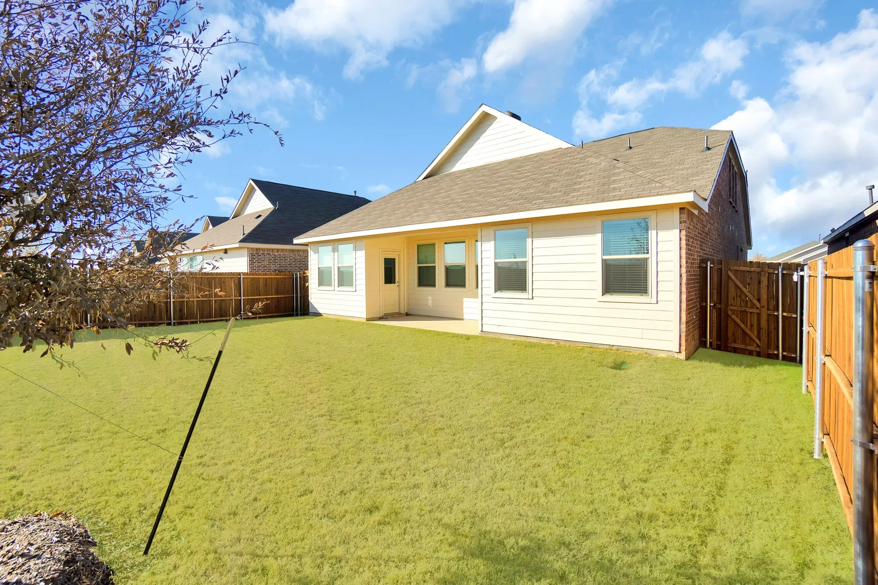 Single Family Residence For Rent in Collin County , 8700 Whistling Duck Drive, Mc Kinney, Texas 75071, 4 Bedroom, 2 Bathroom, 2 Garage spaces, 2,347 Sqft, built in 2023, mls#21305388, Real Estate Agent in Mc Kinney, Homes For Rent in Collin county, Homes For Rent in Mc Kinney, Realtor in Mc Kinney Texas, Real Estate Brokerage Independent Realty Texas, Luminita Cordes Realtor