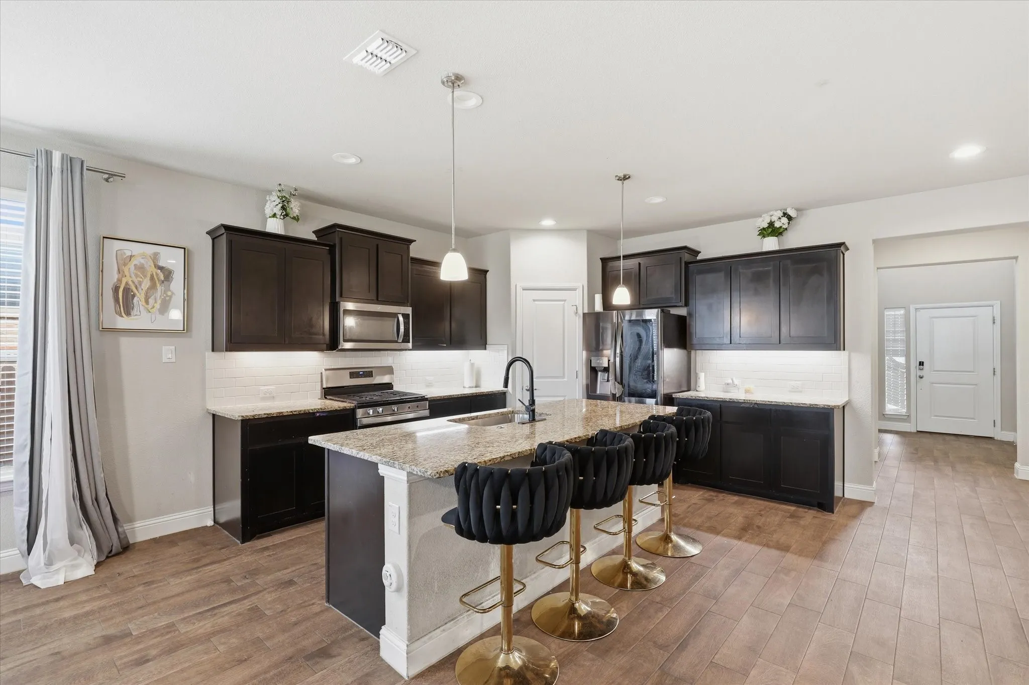 Single Family Residence For Sale in Denton County , 717 Greenford Manor, Fort Worth, Texas 76247, 5 Bedroom, 4 Bathroom, 2 Garage spaces, 2,813 Sqft, built in 2021, mls#21301937, Real Estate Agent in Fort Worth, Homes For Sale in Denton county, Homes For Sale in Fort Worth, Realtor in Fort Worth Texas, Real Estate Brokerage Independent Realty Texas, Luminita Cordes Realtor
