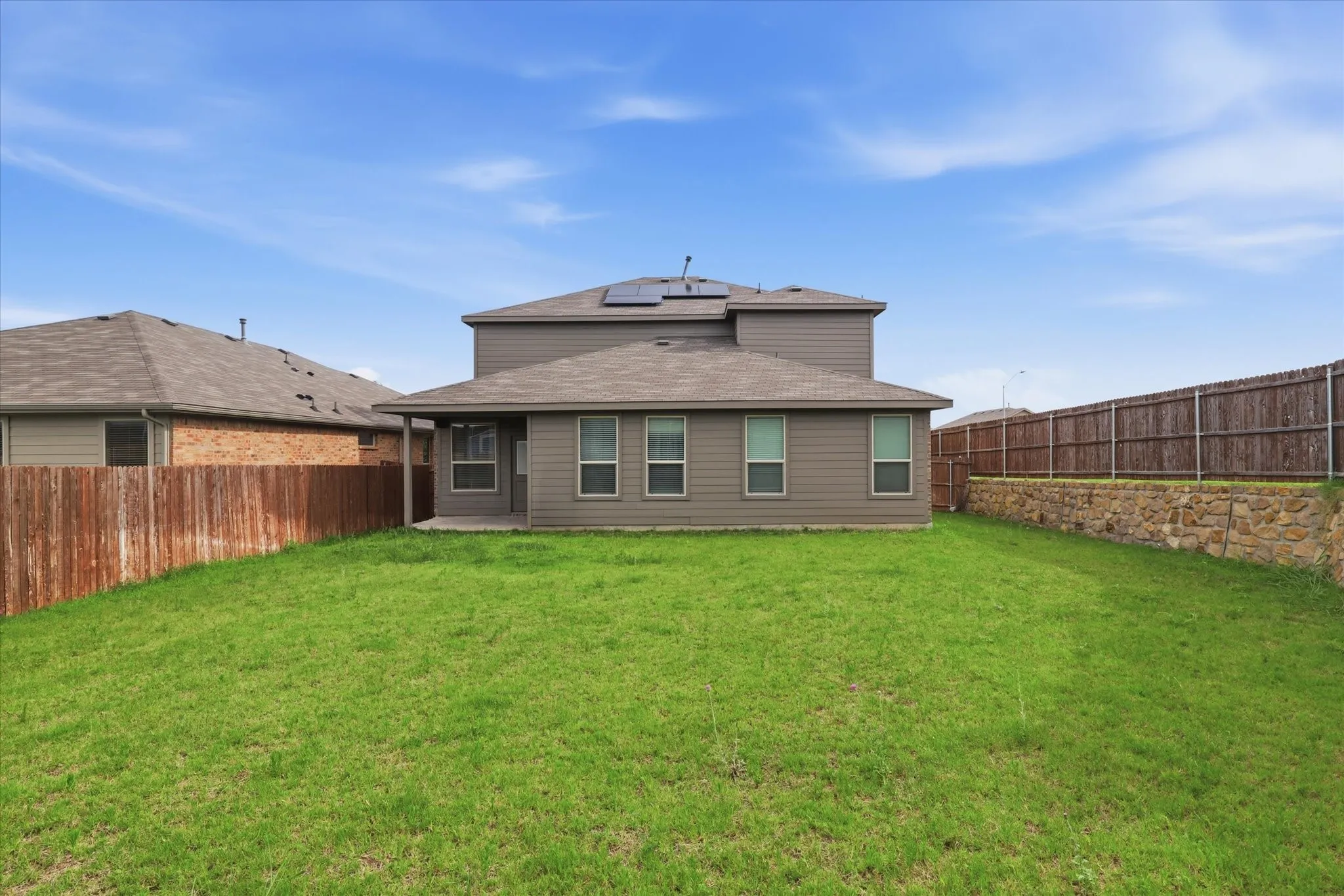Single Family Residence For Sale in Denton County , 717 Greenford Manor, Fort Worth, Texas 76247, 5 Bedroom, 4 Bathroom, 2 Garage spaces, 2,813 Sqft, built in 2021, mls#21301937, Real Estate Agent in Fort Worth, Homes For Sale in Denton county, Homes For Sale in Fort Worth, Realtor in Fort Worth Texas, Real Estate Brokerage Independent Realty Texas, Luminita Cordes Realtor