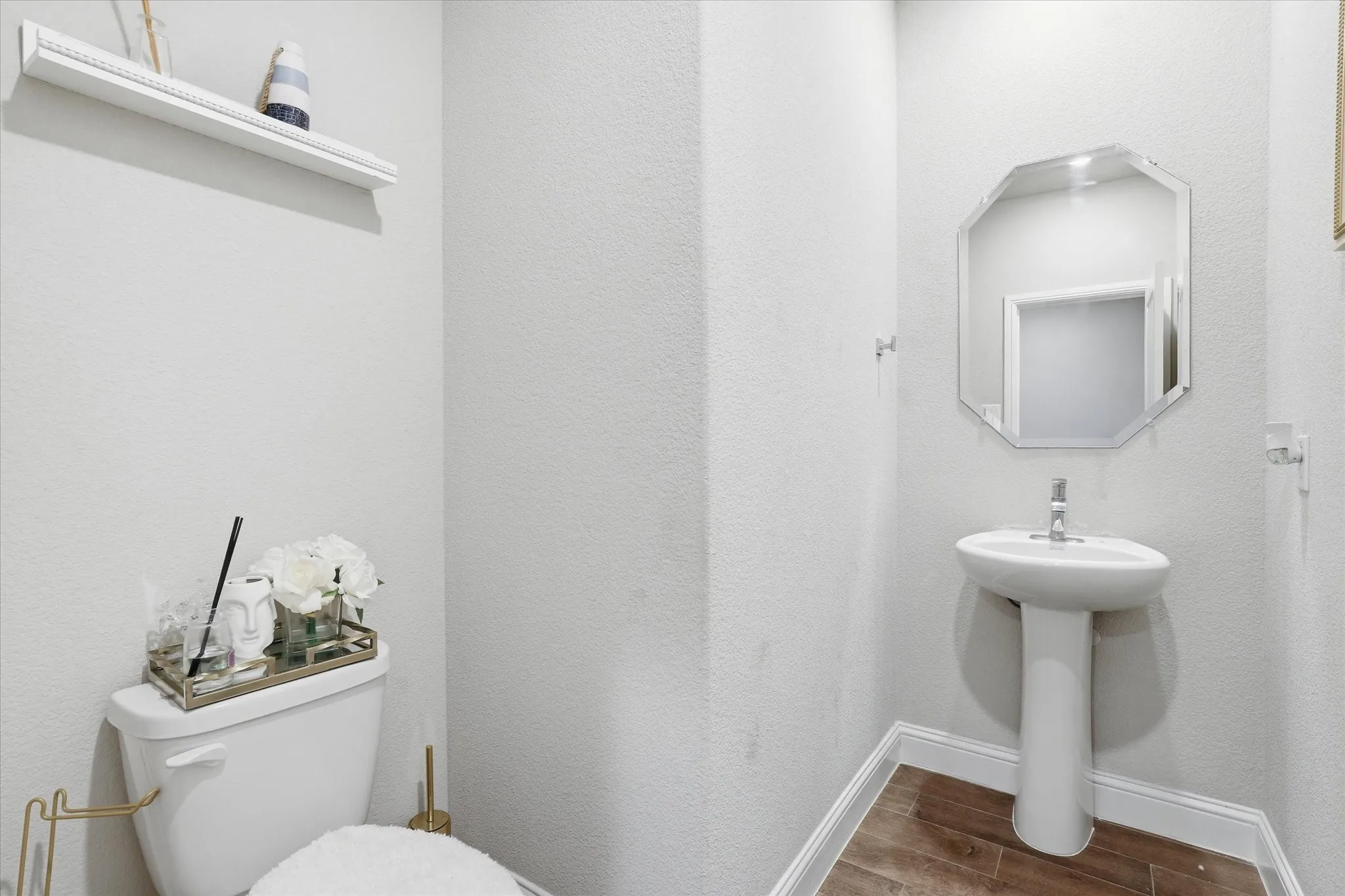 Single Family Residence For Sale in Denton County , 717 Greenford Manor, Fort Worth, Texas 76247, 5 Bedroom, 4 Bathroom, 2 Garage spaces, 2,813 Sqft, built in 2021, mls#21301937, Real Estate Agent in Fort Worth, Homes For Sale in Denton county, Homes For Sale in Fort Worth, Realtor in Fort Worth Texas, Real Estate Brokerage Independent Realty Texas, Luminita Cordes Realtor