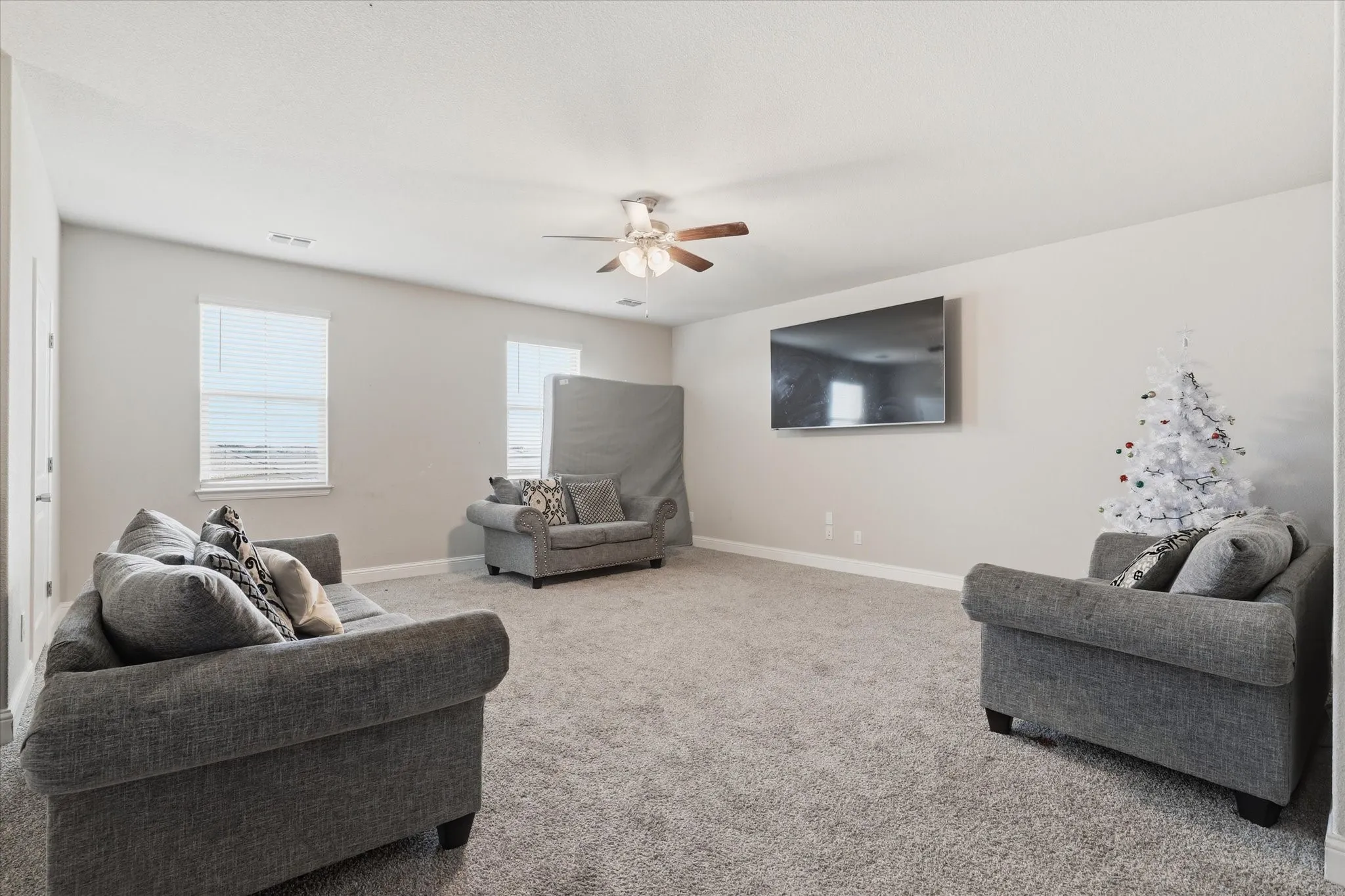 Single Family Residence For Sale in Denton County , 717 Greenford Manor, Fort Worth, Texas 76247, 5 Bedroom, 4 Bathroom, 2 Garage spaces, 2,813 Sqft, built in 2021, mls#21301937, Real Estate Agent in Fort Worth, Homes For Sale in Denton county, Homes For Sale in Fort Worth, Realtor in Fort Worth Texas, Real Estate Brokerage Independent Realty Texas, Luminita Cordes Realtor