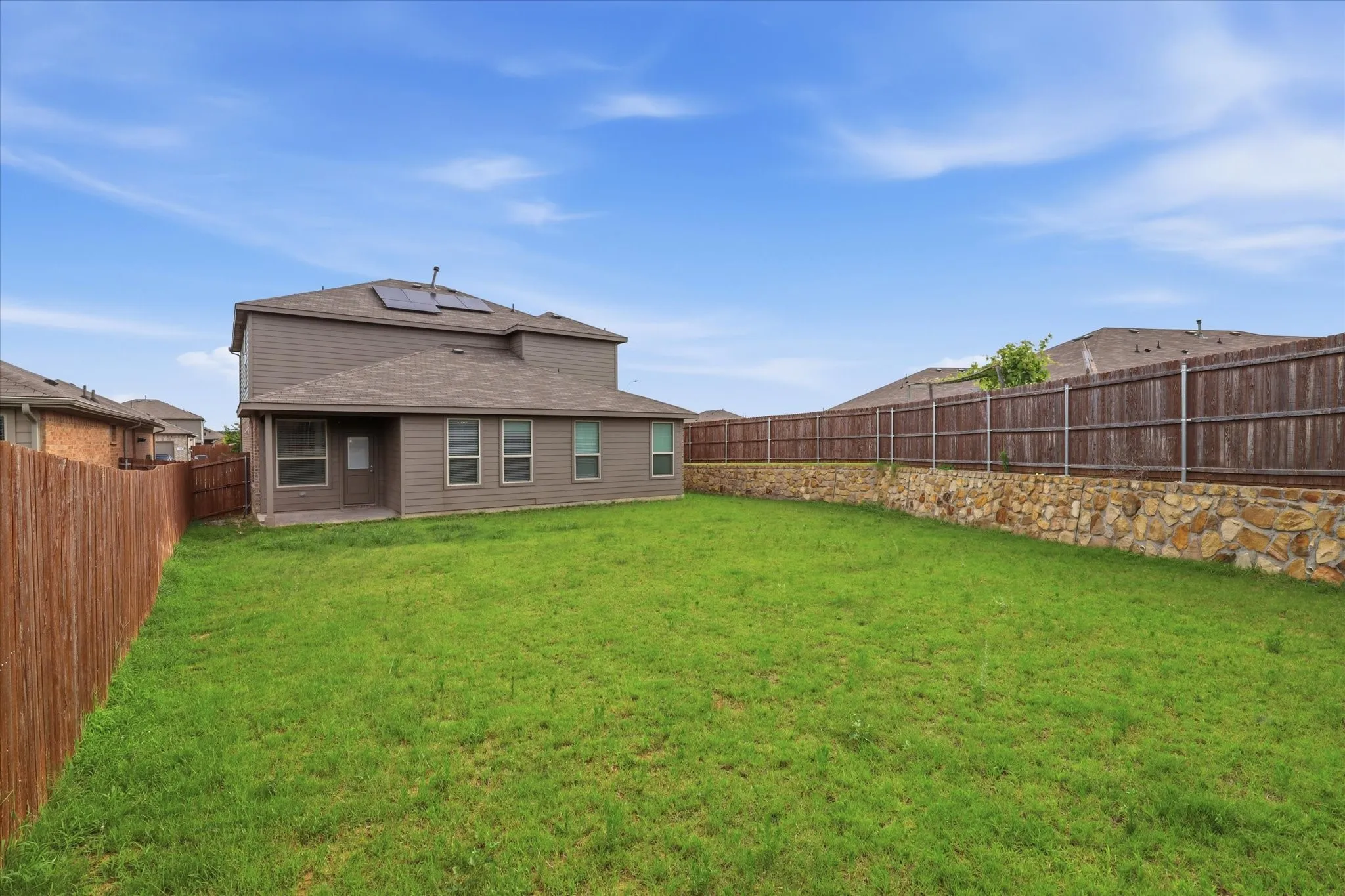 Single Family Residence For Sale in Denton County , 717 Greenford Manor, Fort Worth, Texas 76247, 5 Bedroom, 4 Bathroom, 2 Garage spaces, 2,813 Sqft, built in 2021, mls#21301937, Real Estate Agent in Fort Worth, Homes For Sale in Denton county, Homes For Sale in Fort Worth, Realtor in Fort Worth Texas, Real Estate Brokerage Independent Realty Texas, Luminita Cordes Realtor
